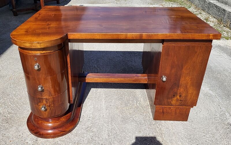 Bureau art deco en noyer 3 tiroirs et une porte
