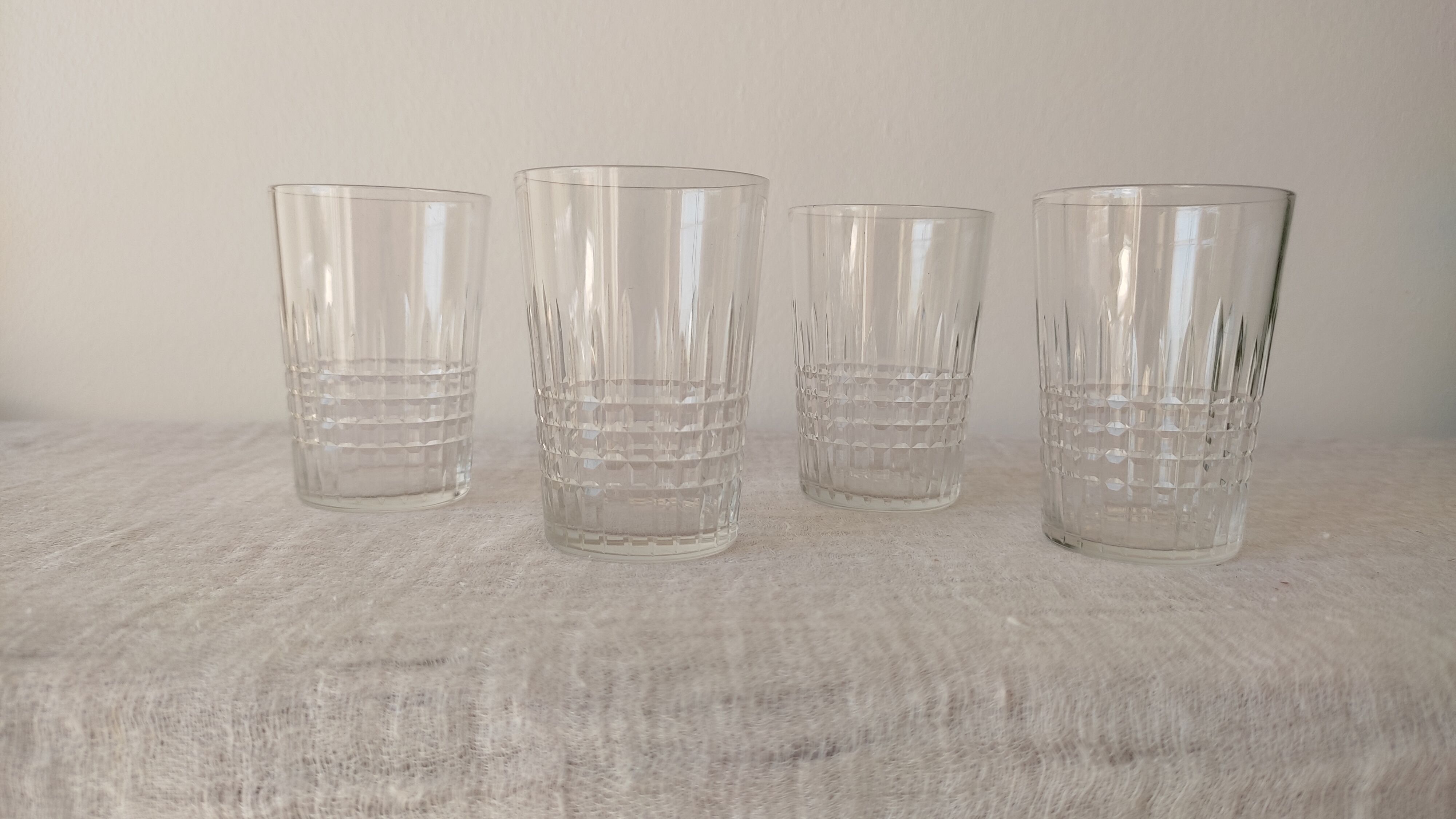 Cut crystal baccarat liquor cup