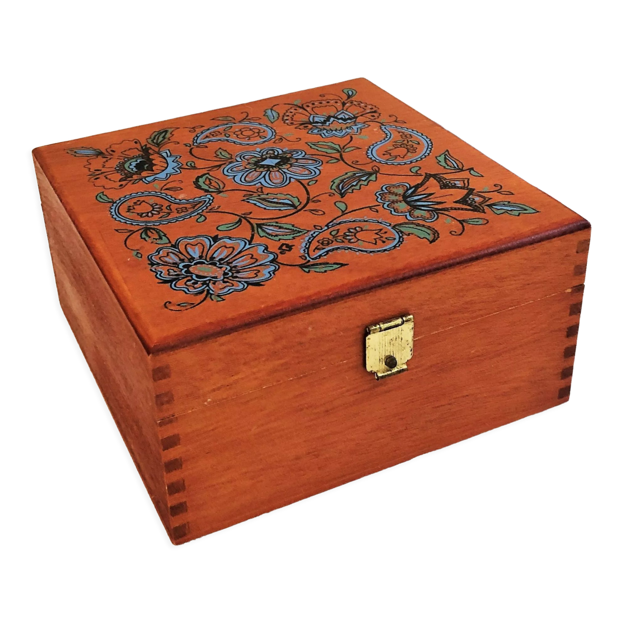 Wooden box