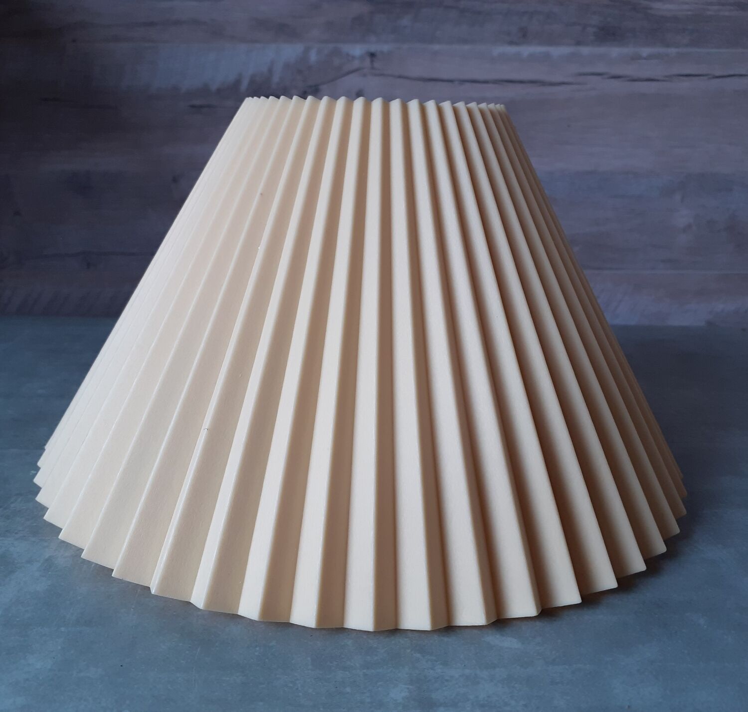 Vintage lamp flower marguerite