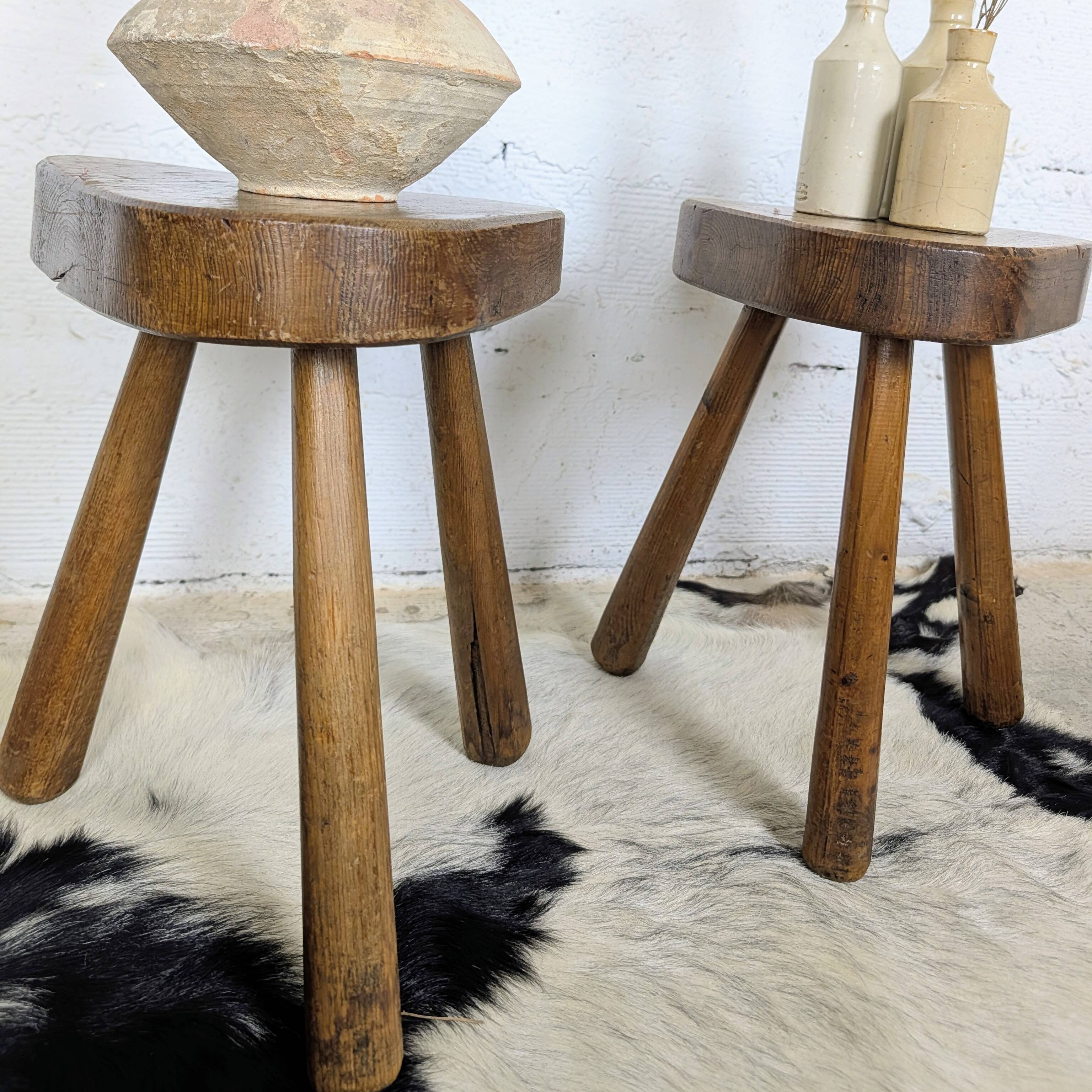 Paire de tabourets brutalistes