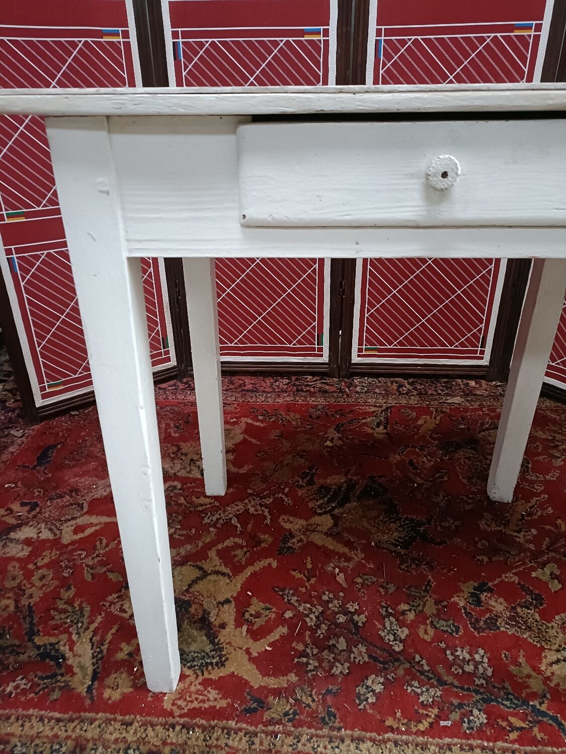 Table d'appoint vintage en bois avec tiroir