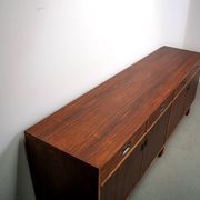 Buffet Stildomus avec des détails en laiton