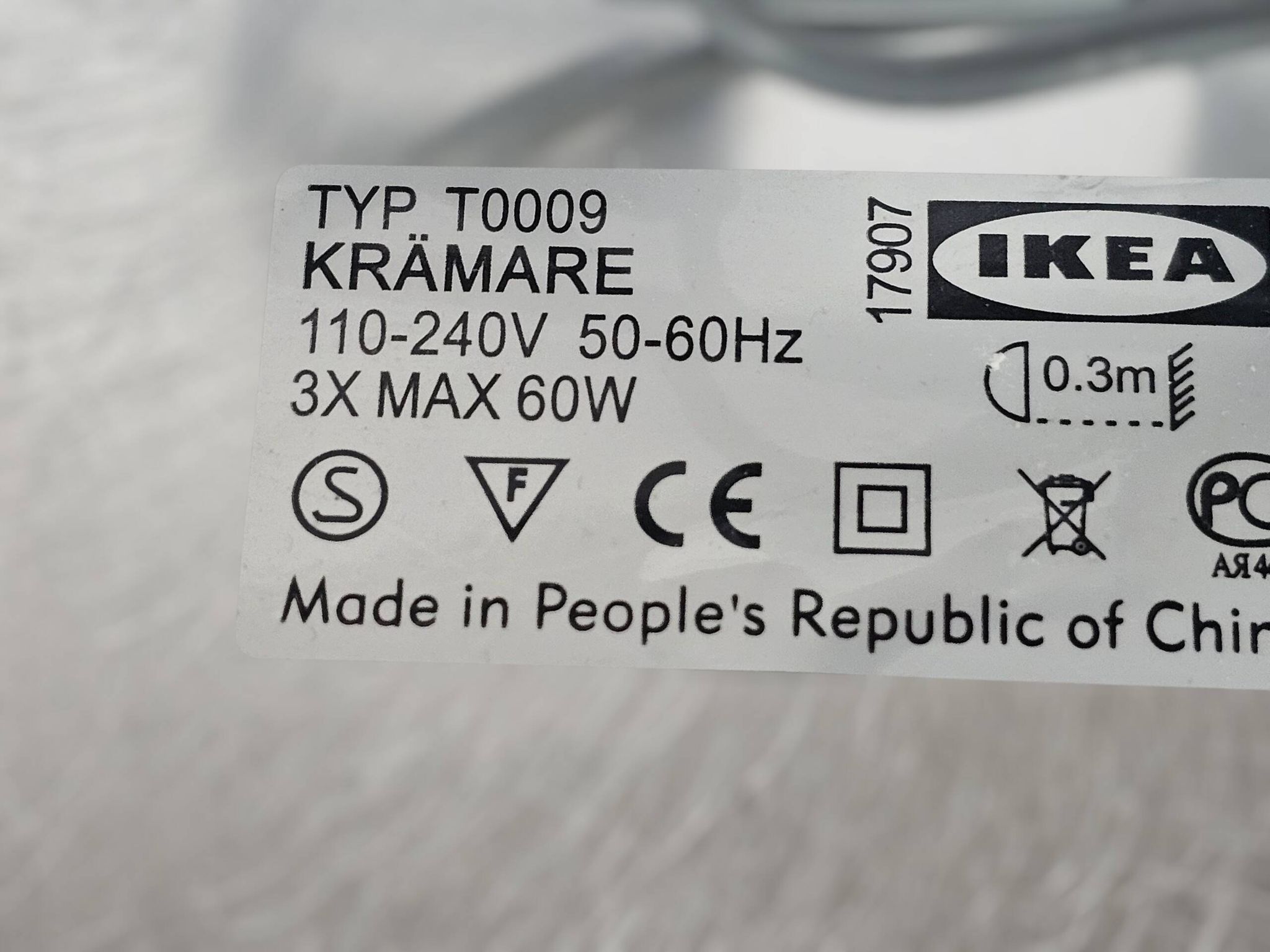 Design ikea - modèle kramara - spot pivotant et inclinable - suède - 90
