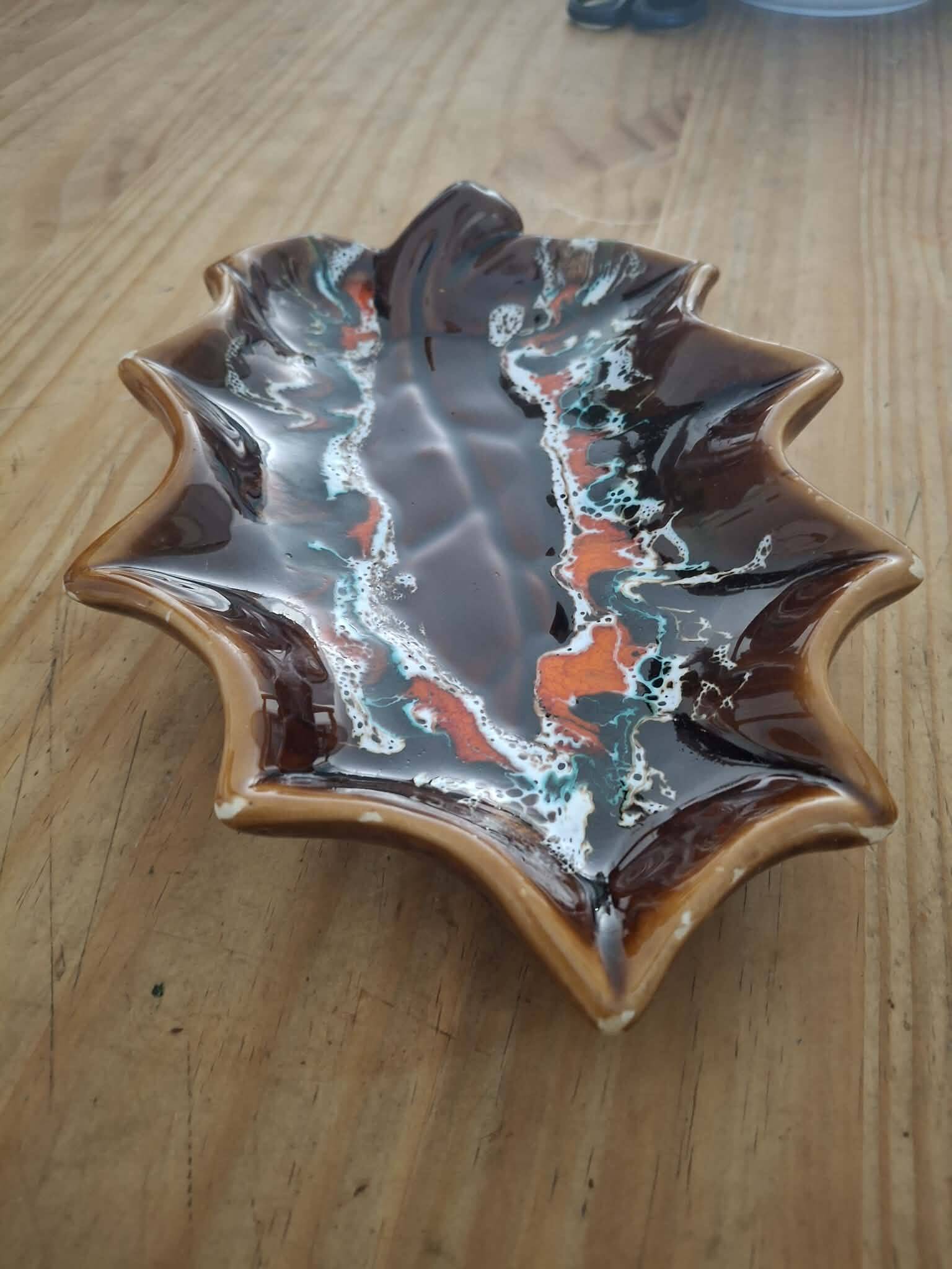 Catchall, small dish in Vallauris ceramic in the shape of a leaf.