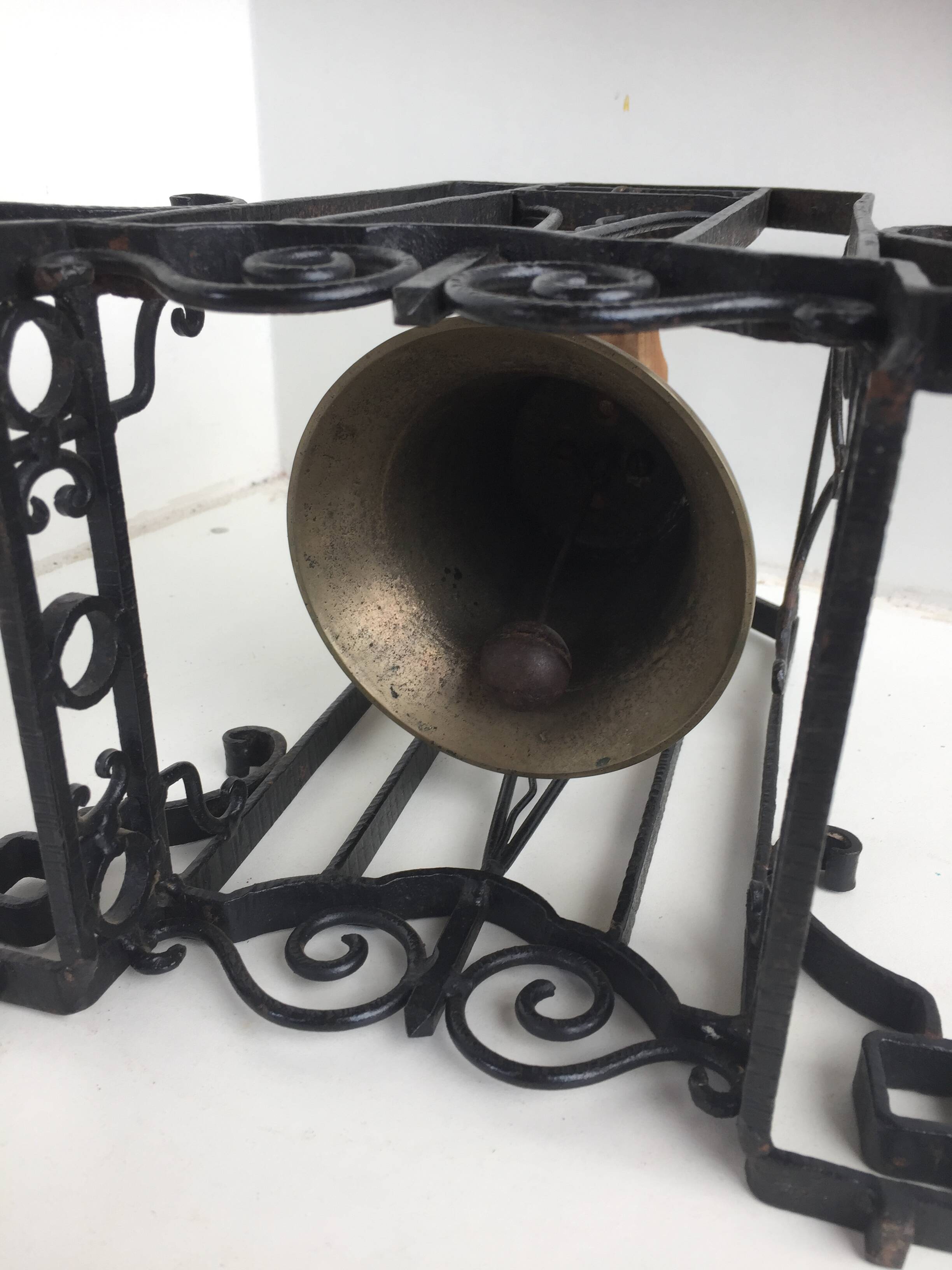 Cloche avec support fer forgé art déco