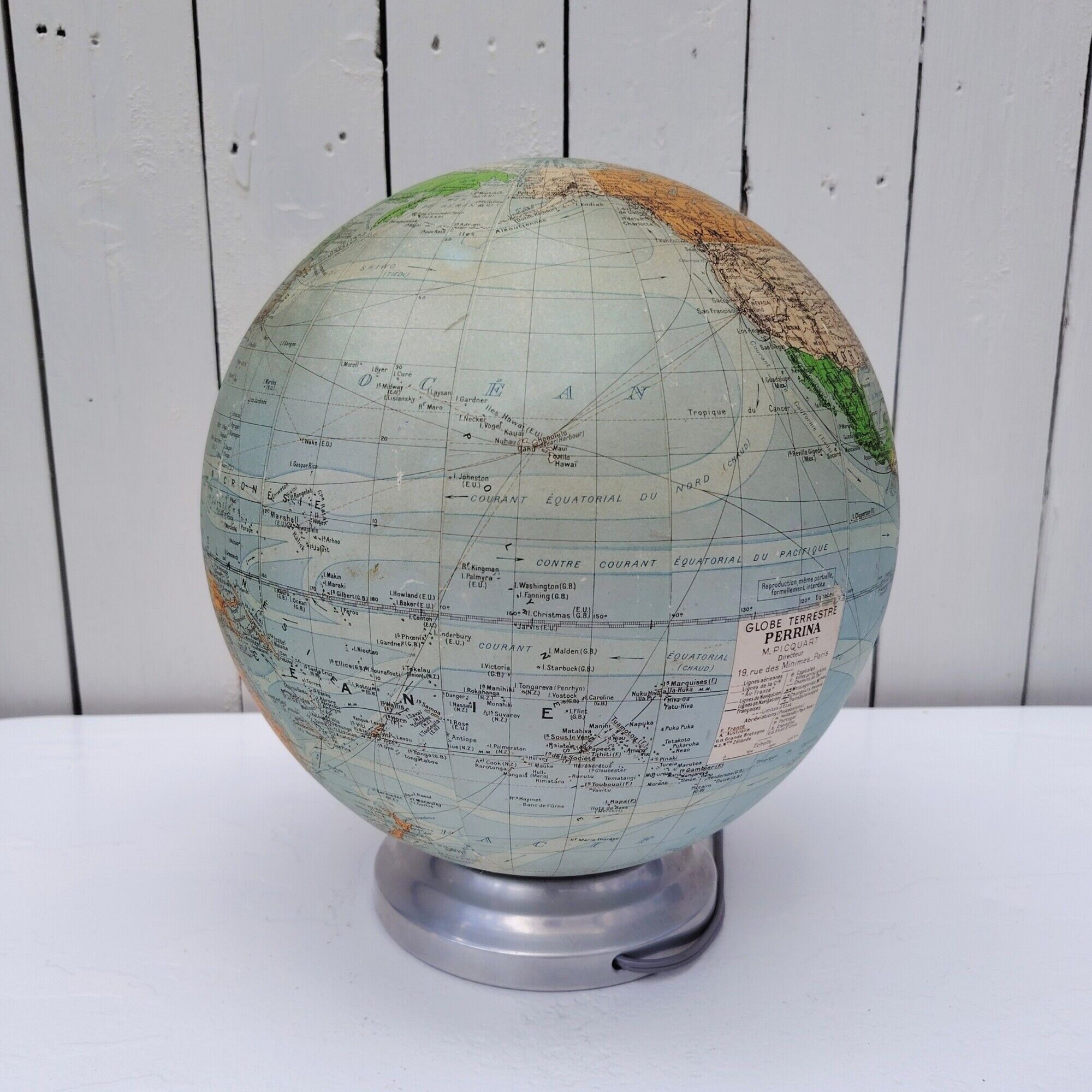 Illuminated glass globe, Art Deco, vintage