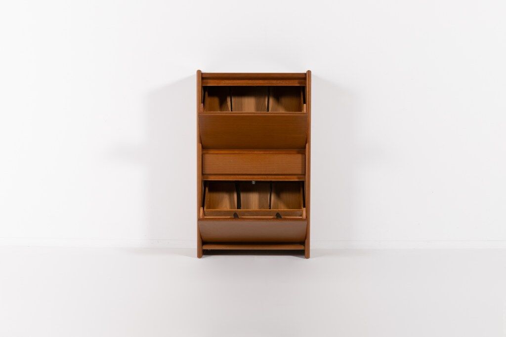 Venetian blind door shoe cabinet, 1940s