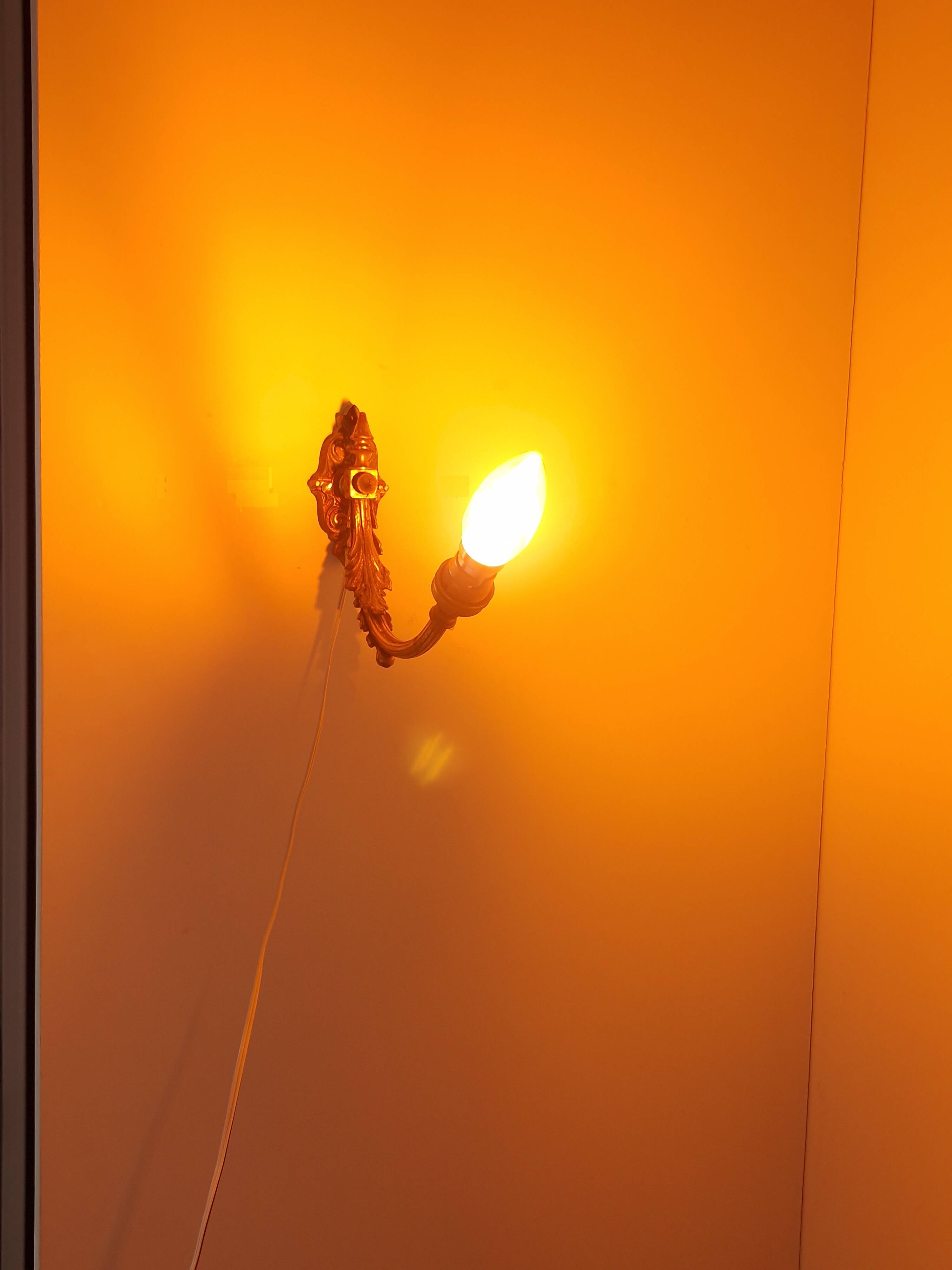 Antique wall lights in gilded brass – Louis XV style, charm and elegance