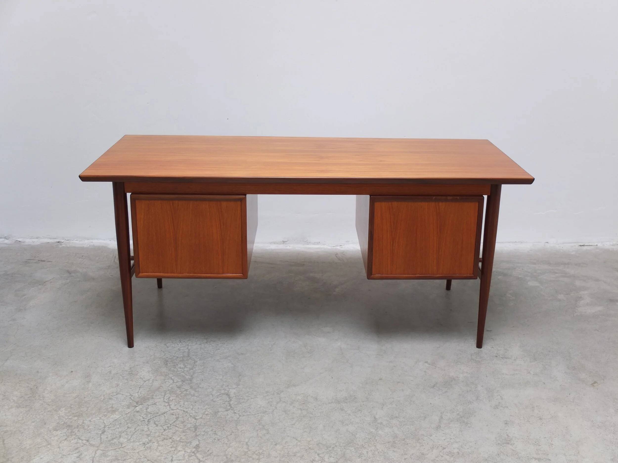 Freestanding executive desk by Oswald Vermaercke for V-Form, 1960s