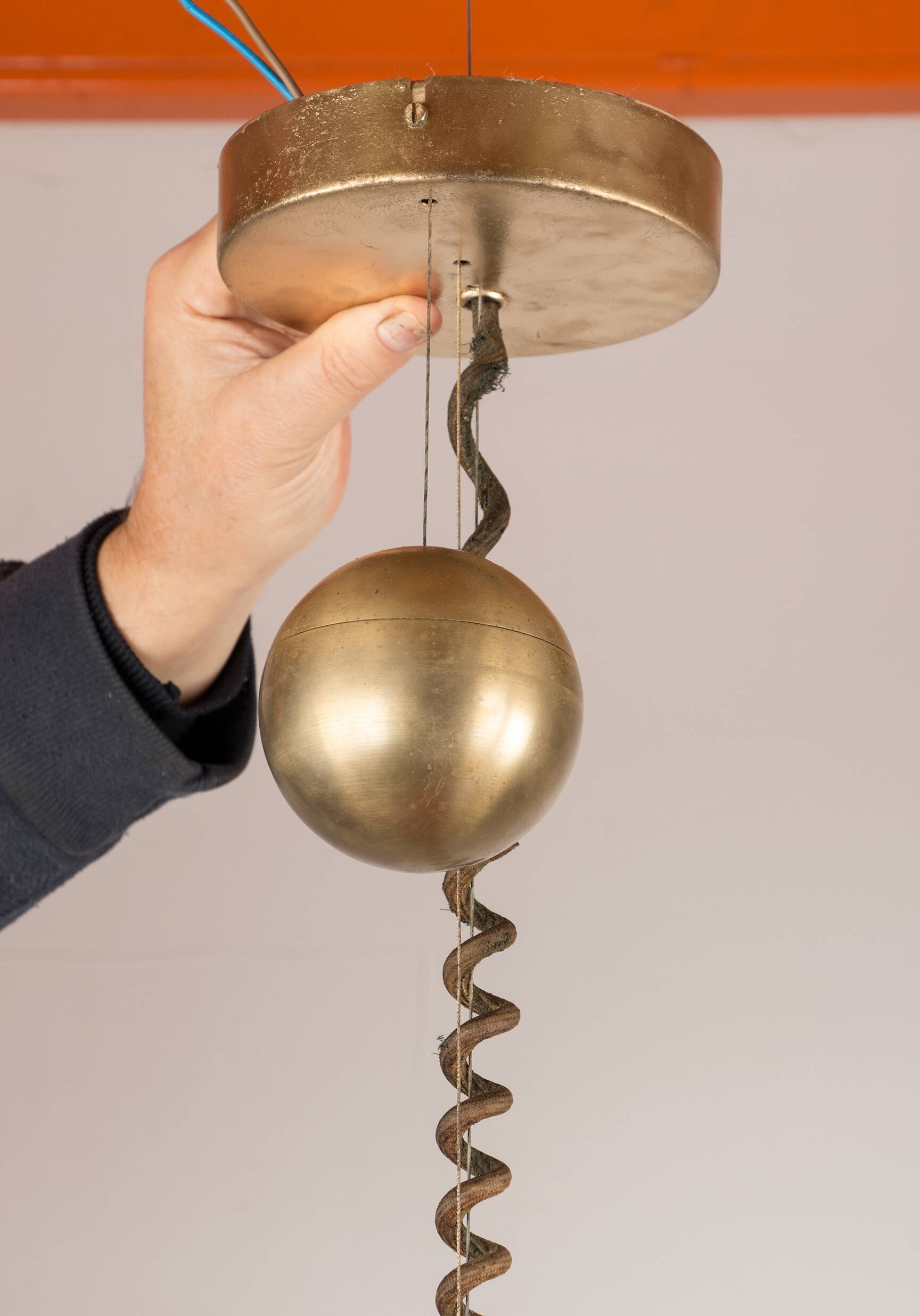 Large pendant light, adjustable in height, in glass and brass, Orion model by Schwarz and Staff Leucht