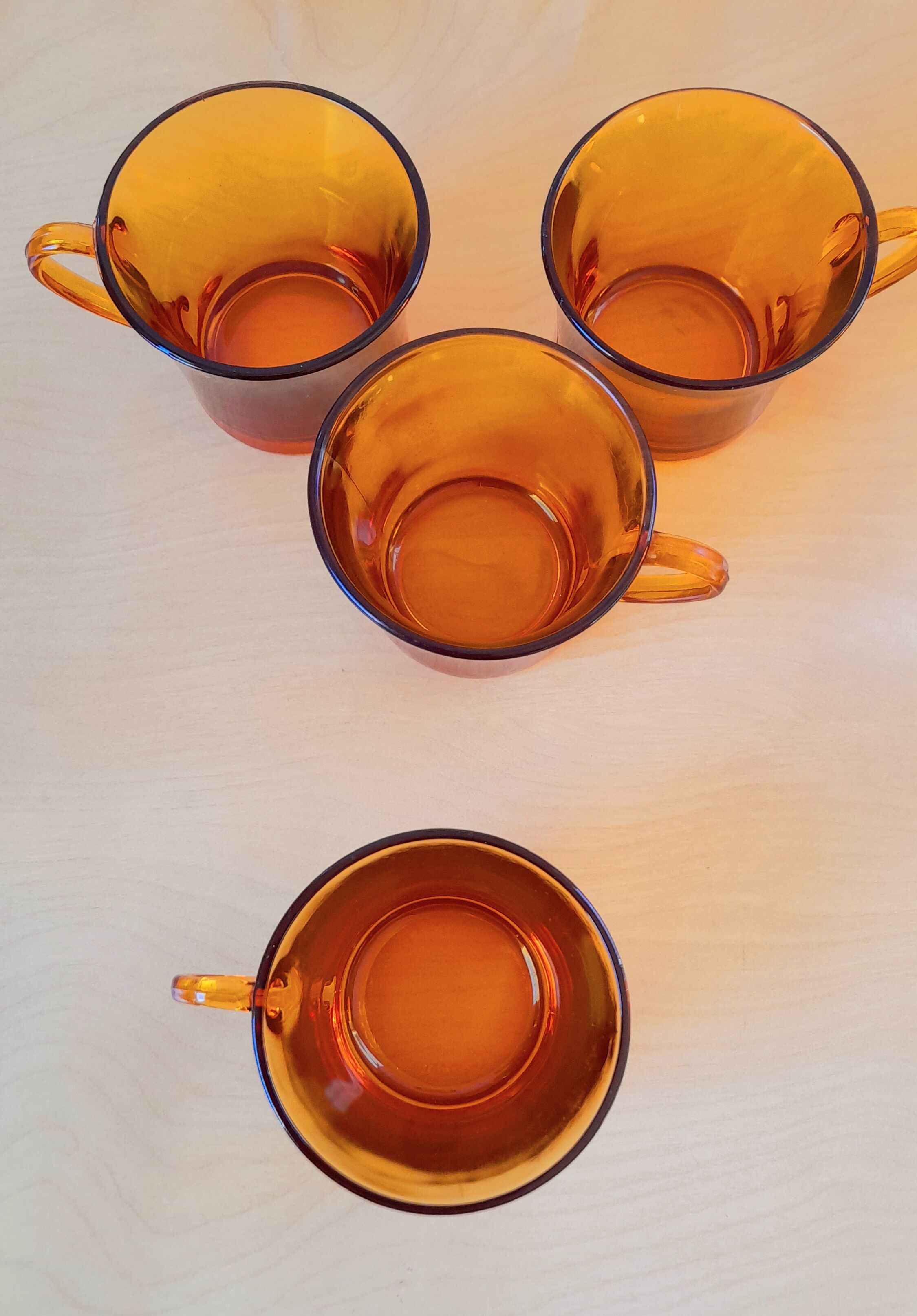 Amber arcopal cups 70s
