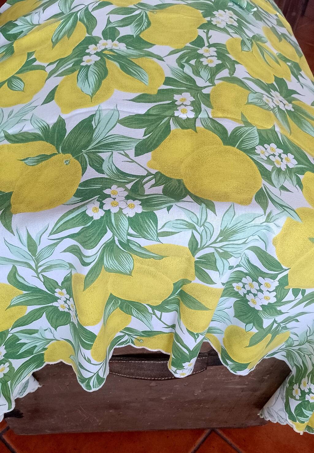 Nappe festonnée en coton vintage 6 serviettes Citrons Fleurs de citronnier