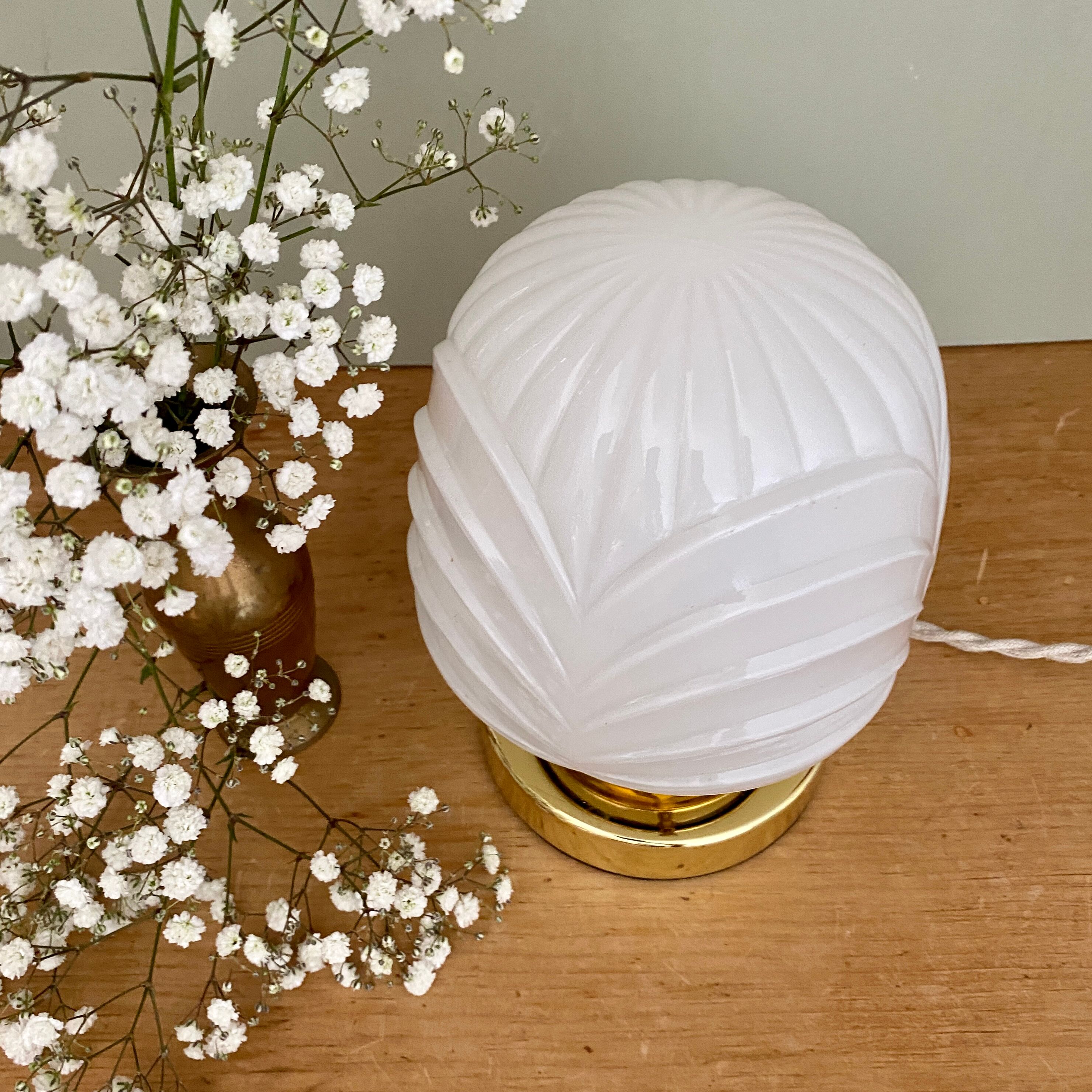 Vintage table lamp in white opaline