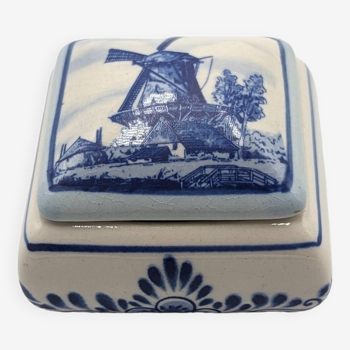 Small earthenware box Elesva Hollande