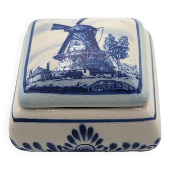 Small earthenware box Elesva Hollande