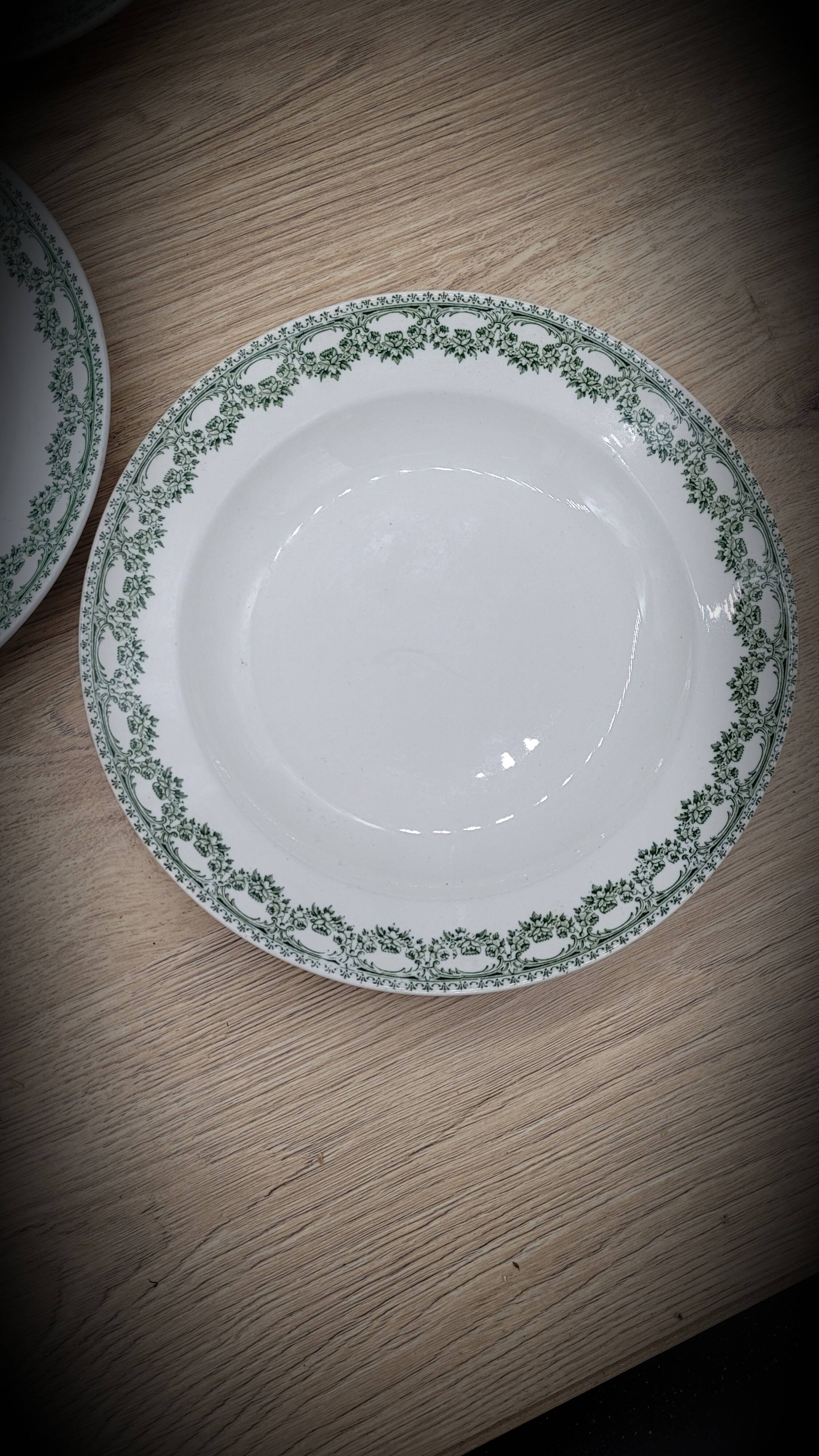 Set of 6 Carlotta Boch plates