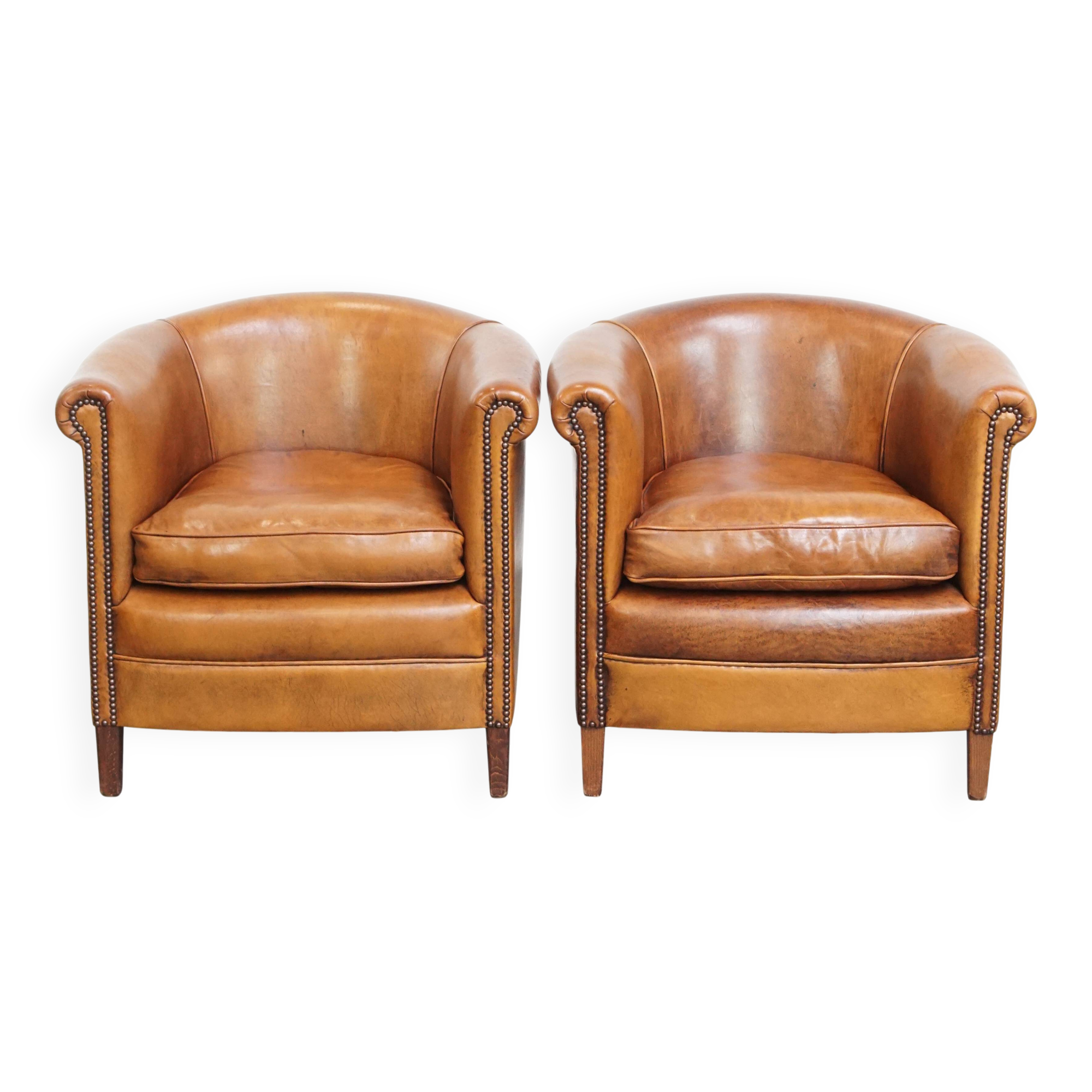 Set of 2 sheepskin leather club chairs