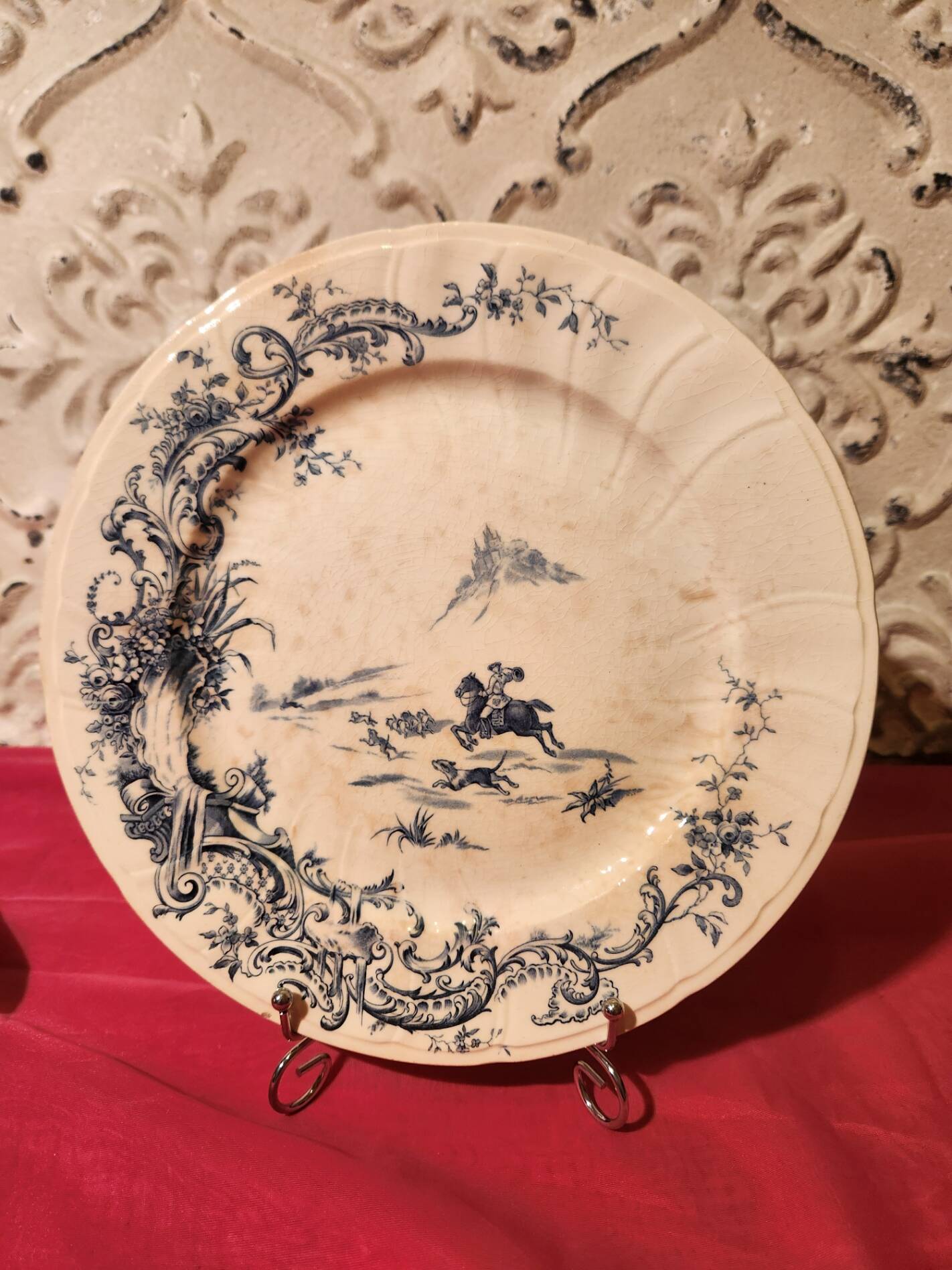 6 large Gien flat plates with hunting decor