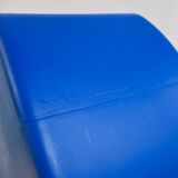 Chaise Phantom Bleue par Verner Panton