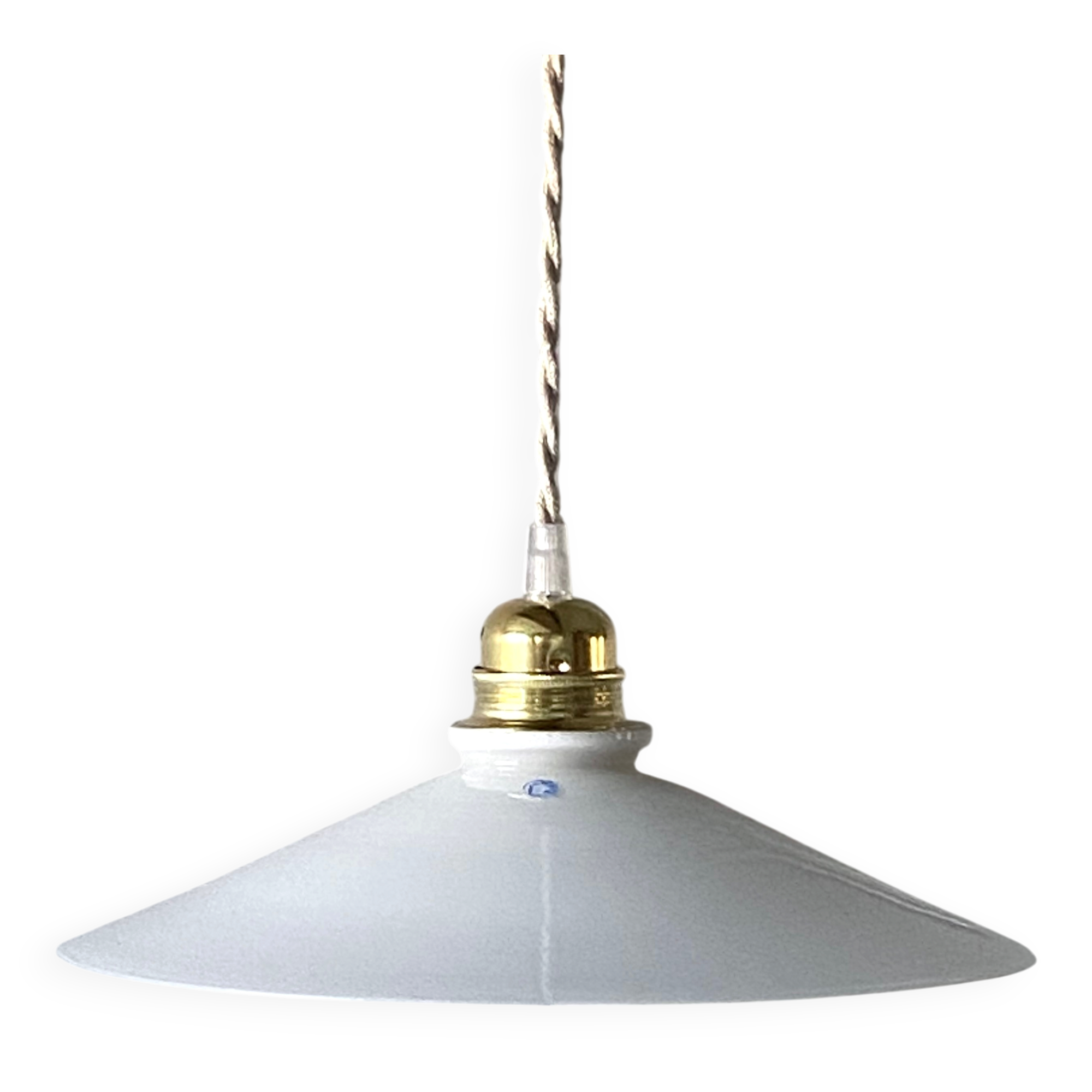 Suspension in opaline