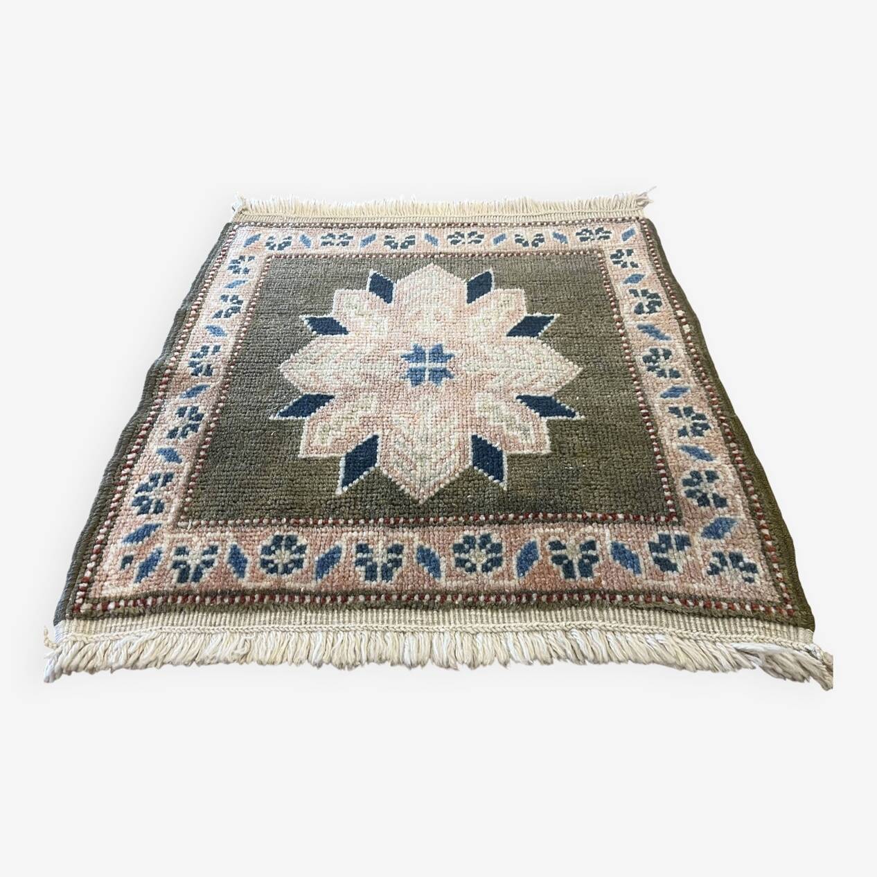 Tapis anatolien carré