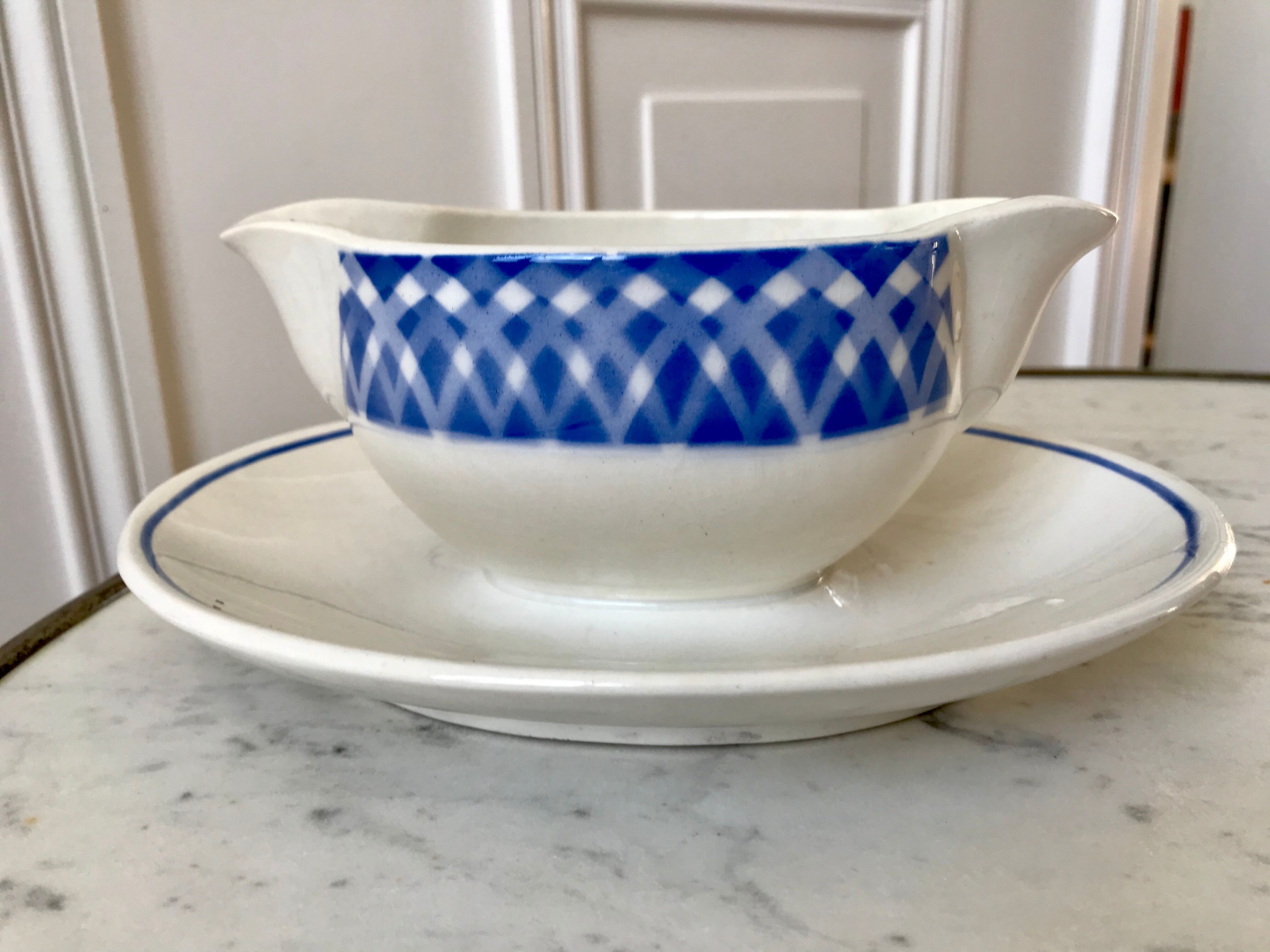 Saucière Digoin Sarreguemines blue 30s