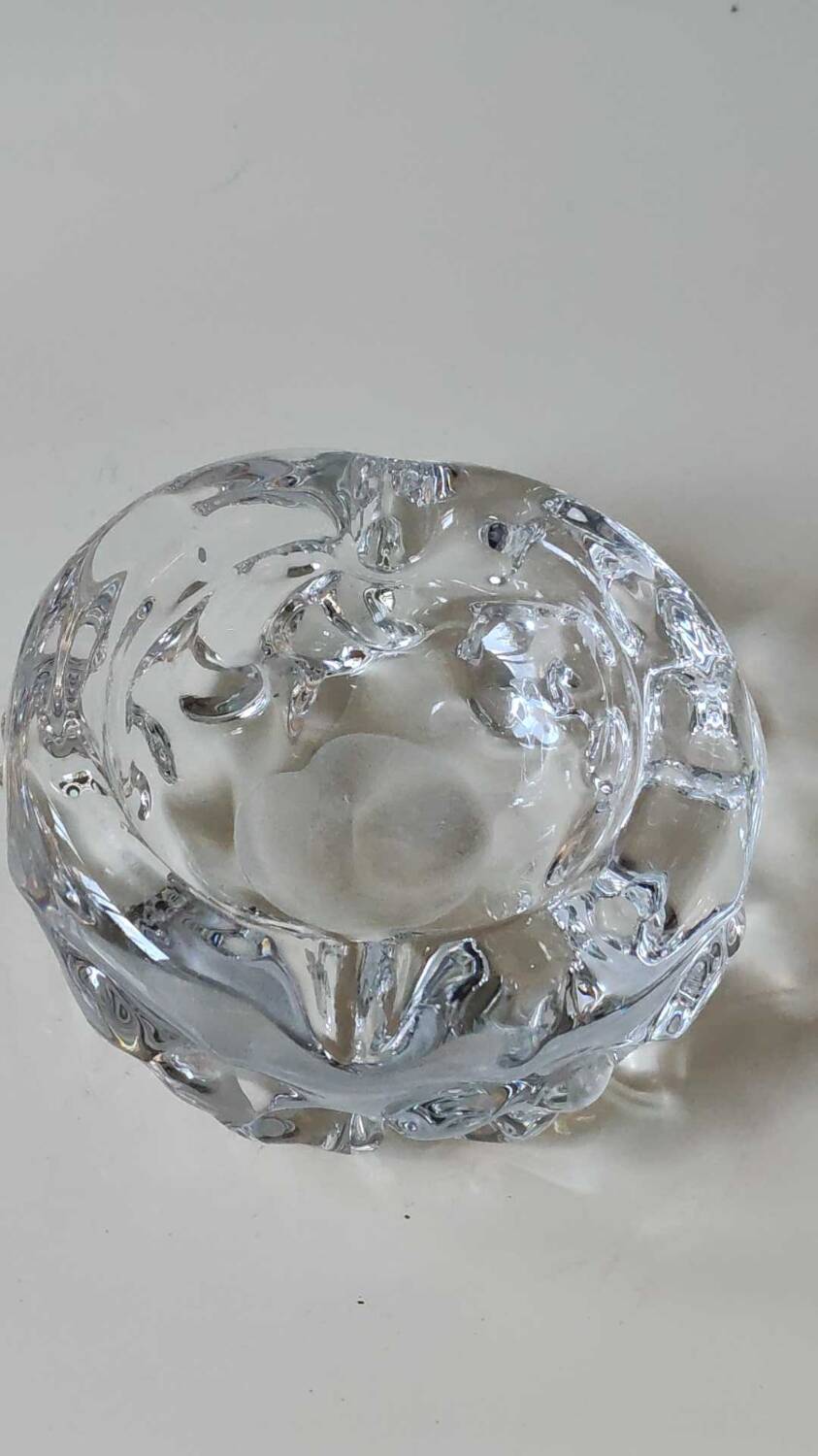 Elegant Empty pocket/ashtray organic floral shape. In crystal. Charles Schneider style. Diam 12 cm