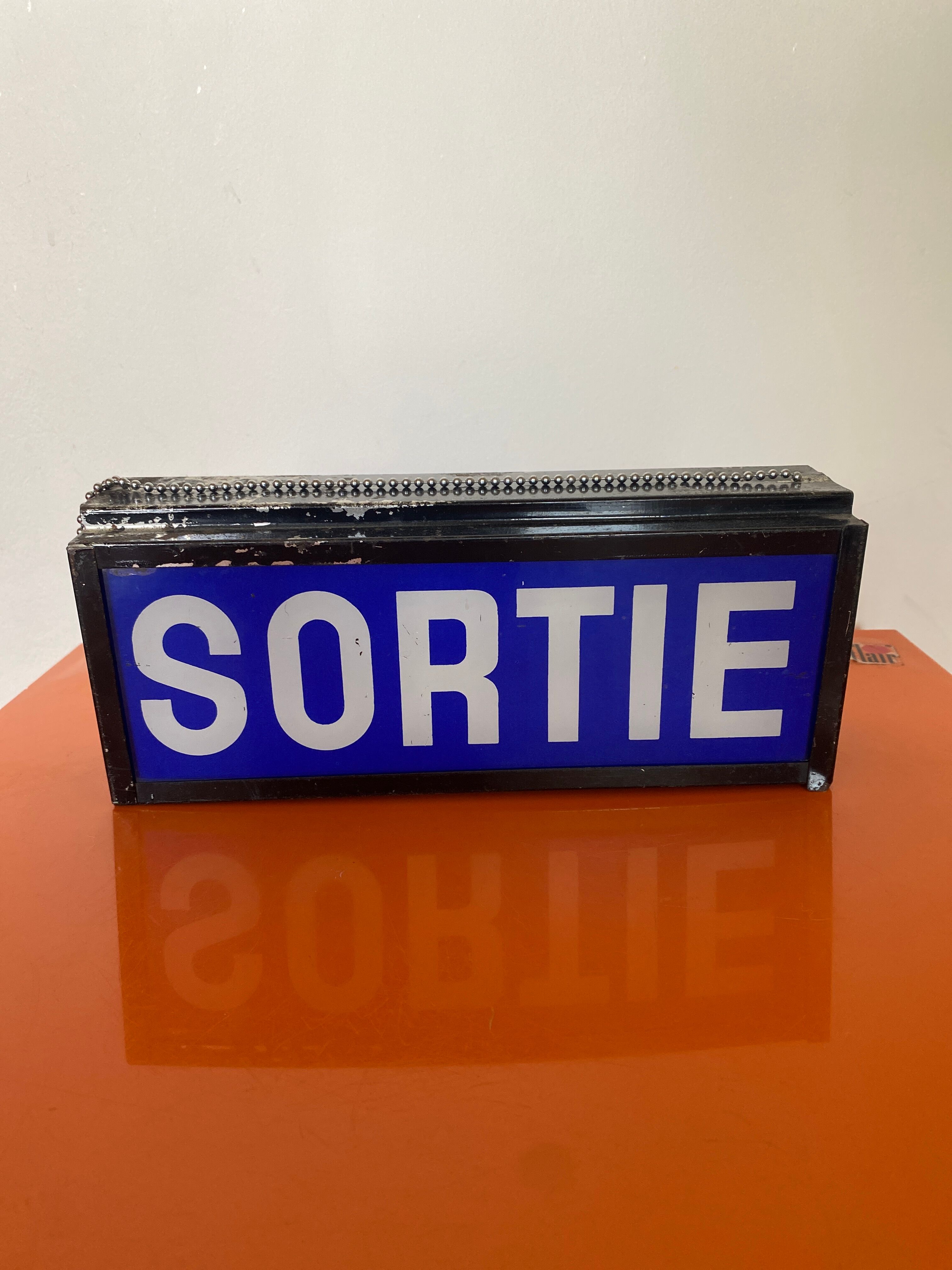 Luminous sign applies VINTAGE EXIT