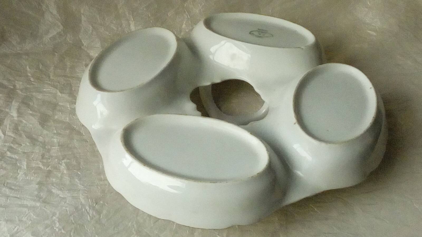 Louis lourioux foecy porcelain beggar's plate with barbell decoration