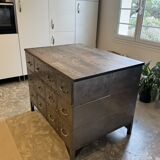 Meuble de métier en métal