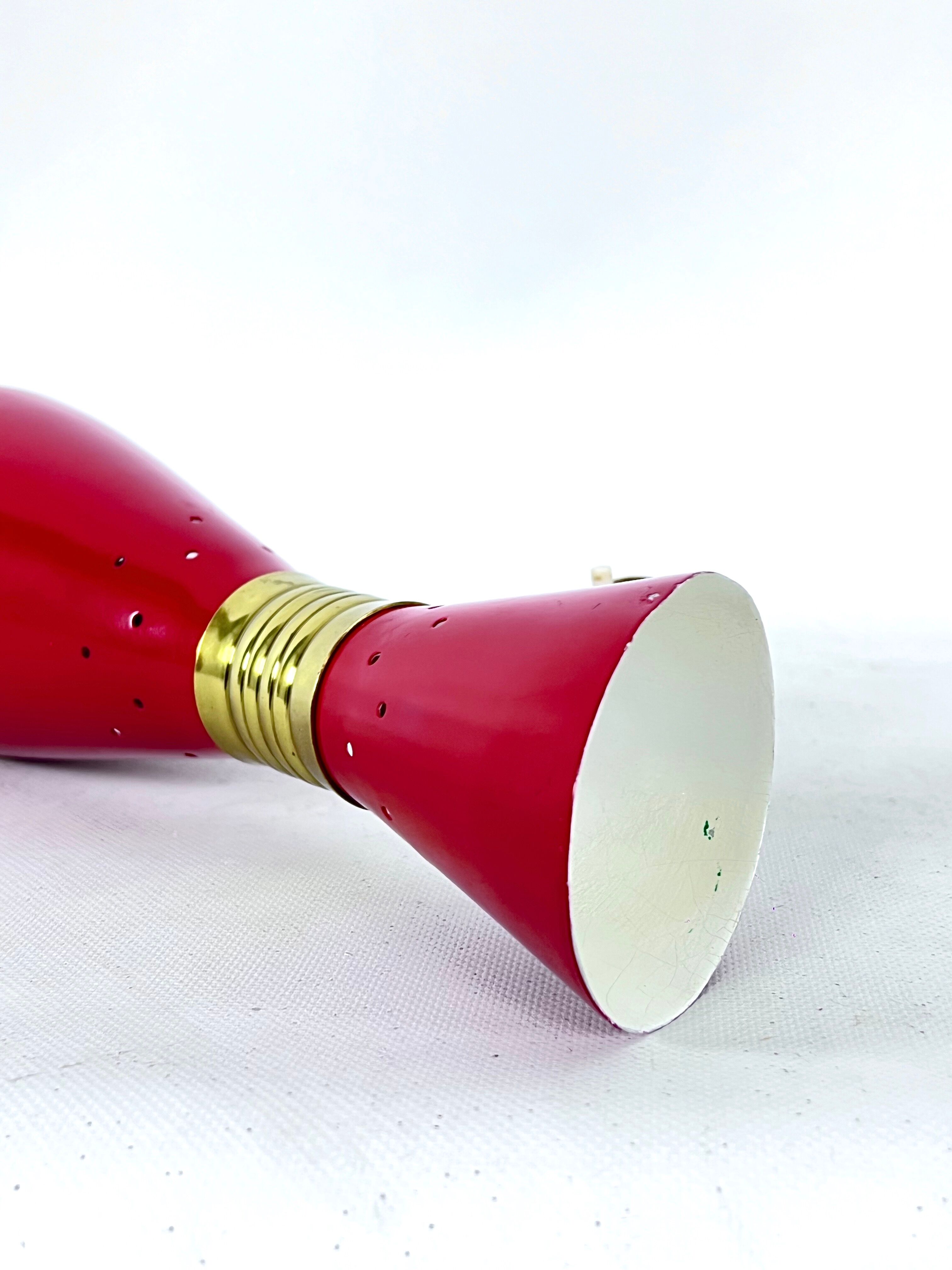 Italian Mid-Century single double cones wall lamp, 1950s