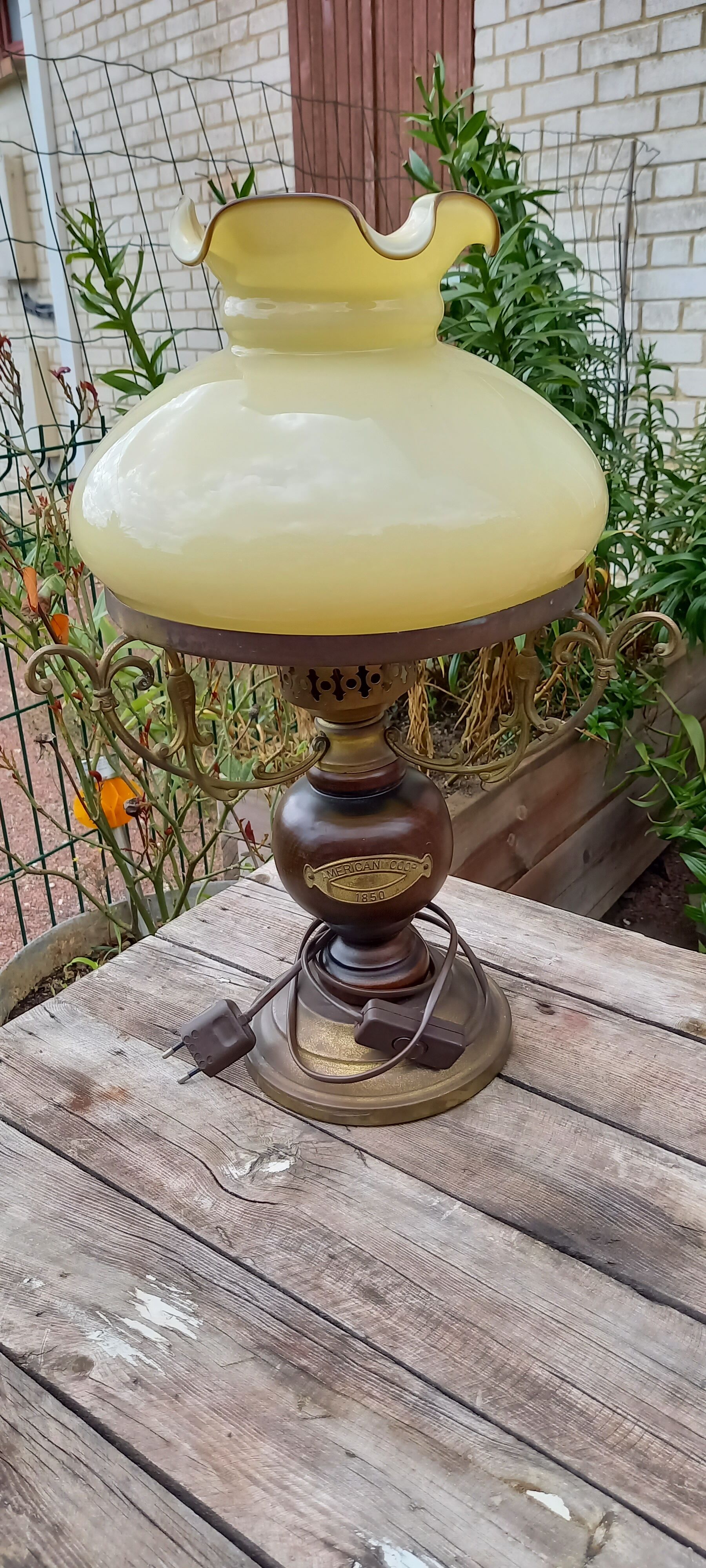 Table lamp American coop 1850