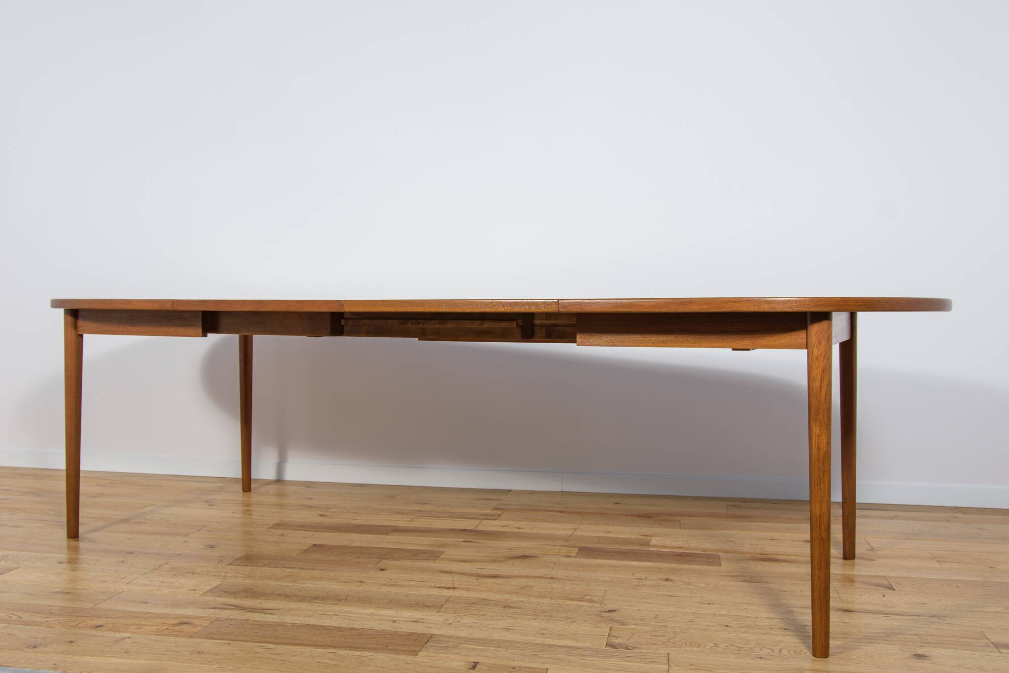 Table à manger en teck par Nils Jonsson Hugo Troeds, Suède, 1960s