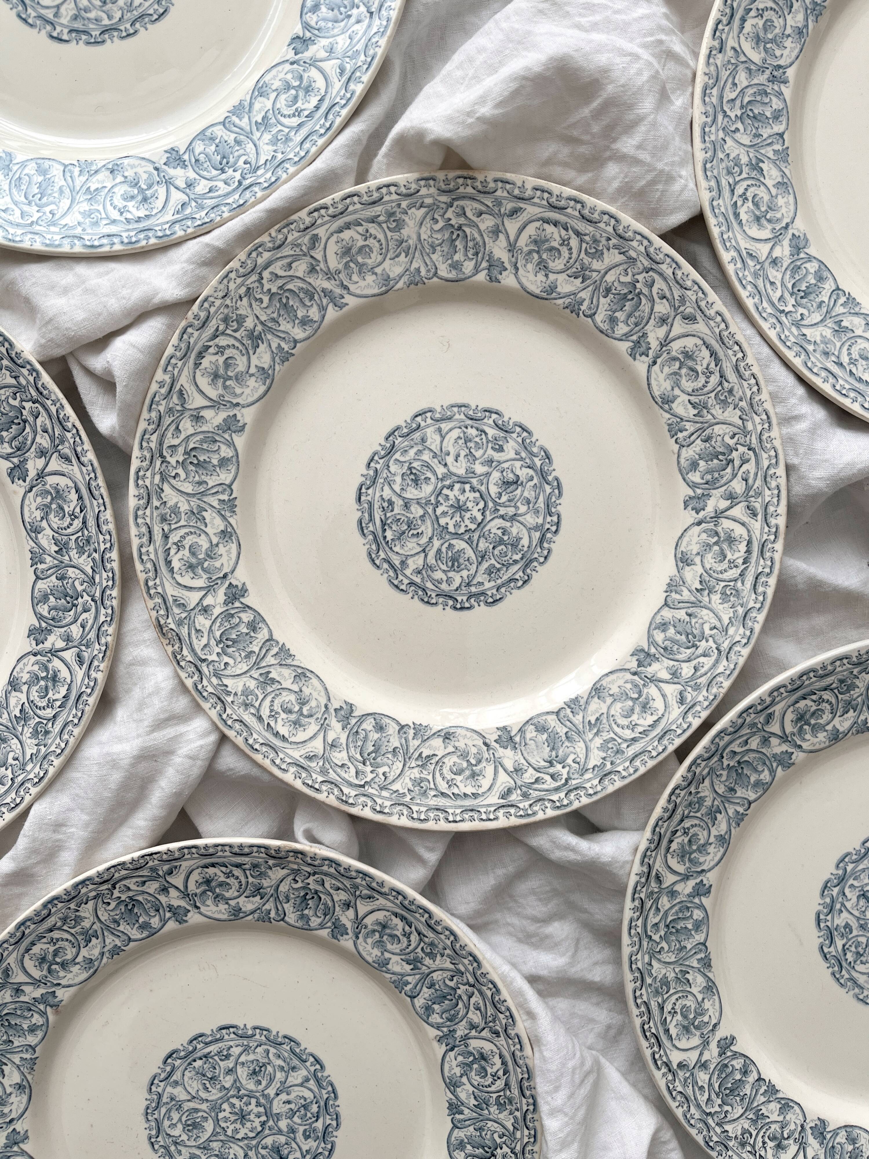 6 iron earthenware flat plates "Renaissance" Creil et Montereau