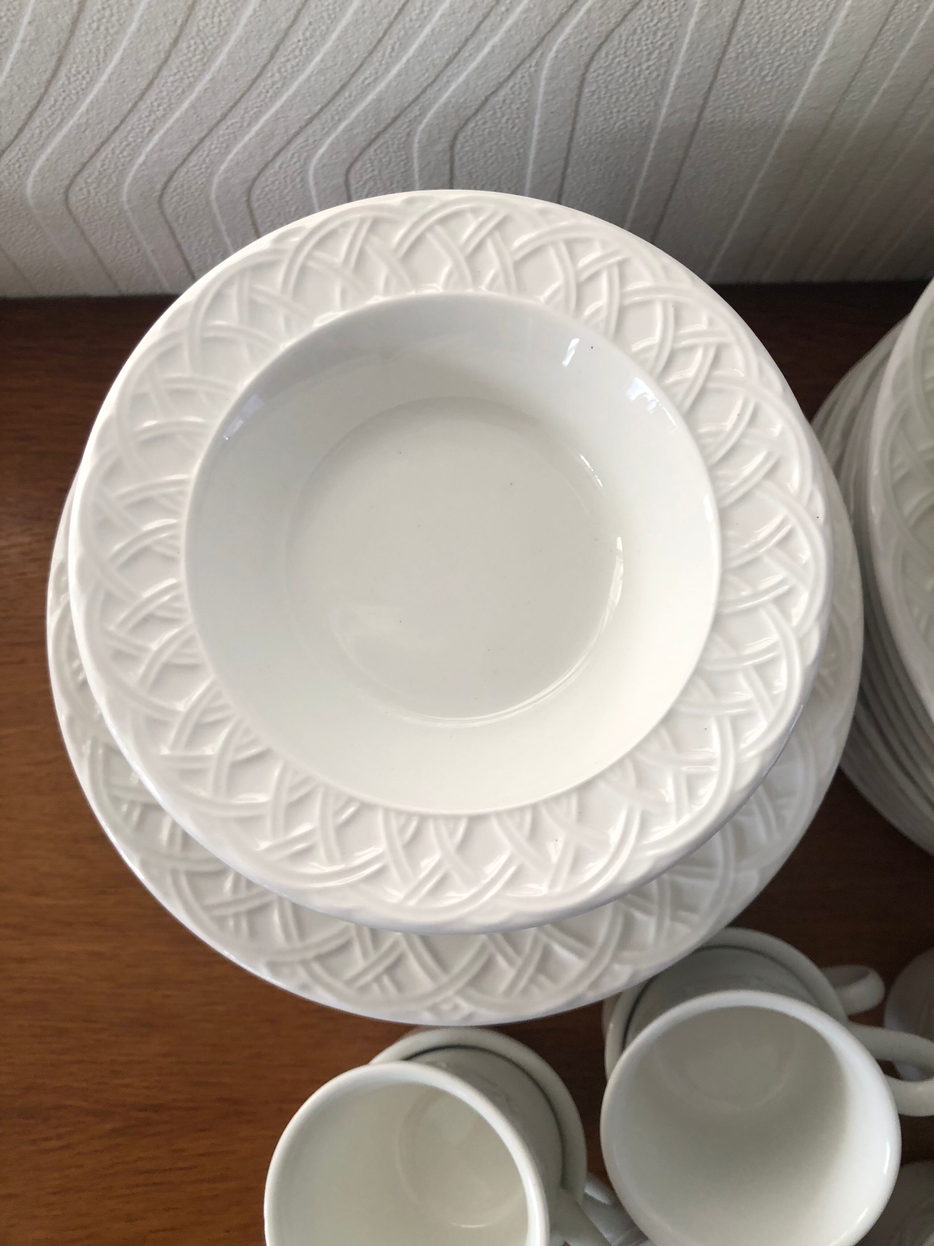 Dish set 60 pieces in white earthenware Italy Quadrifoglio