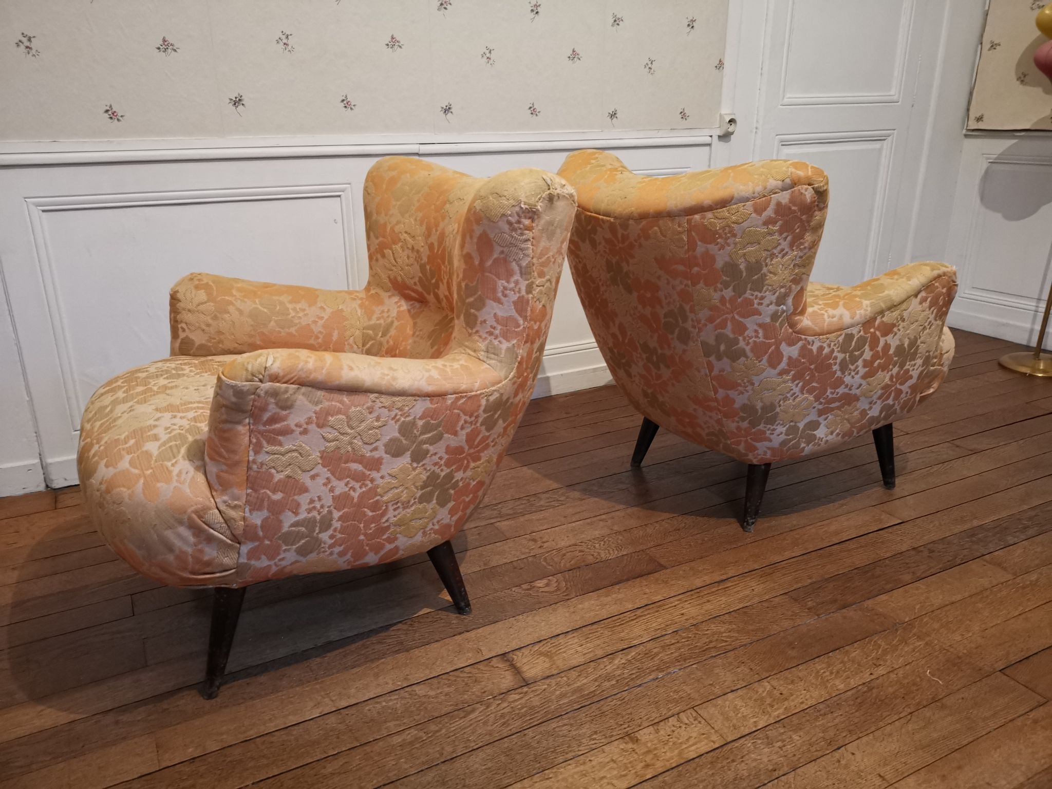 Canapé sofa Club Wing EGG chair organic annéee 50