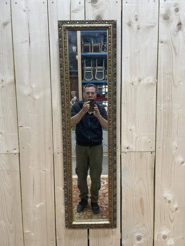 Petit miroir d'entre deux en bois doré