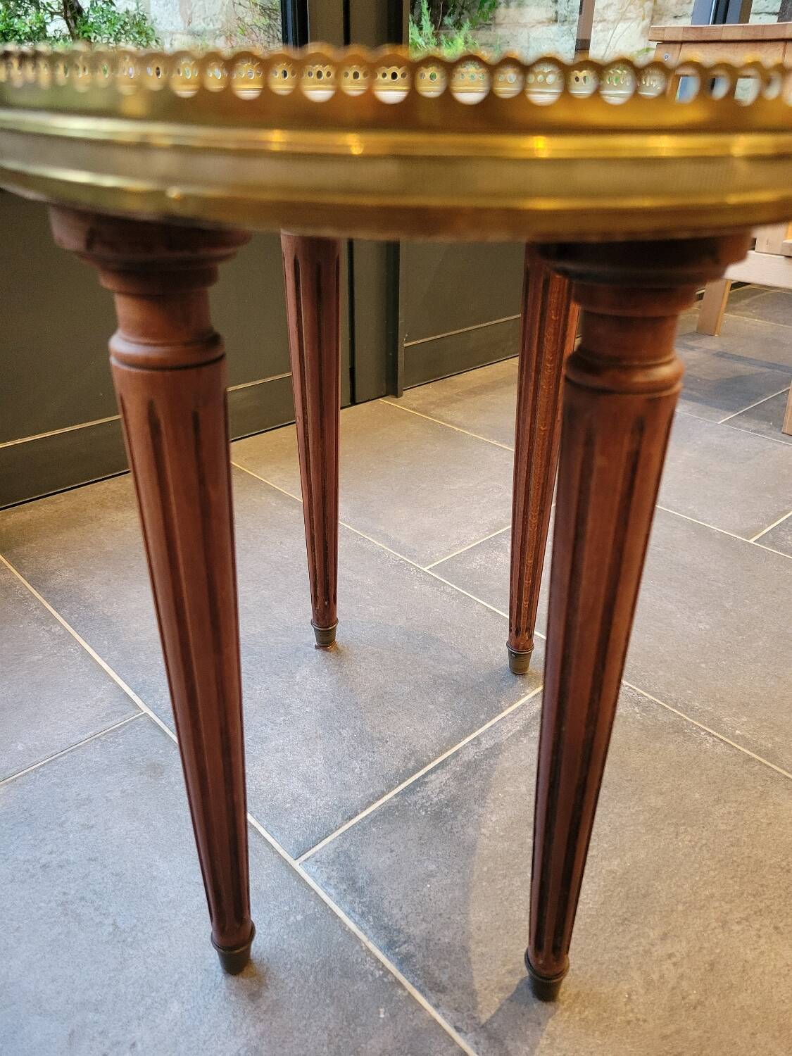 Carrara marble kidney table