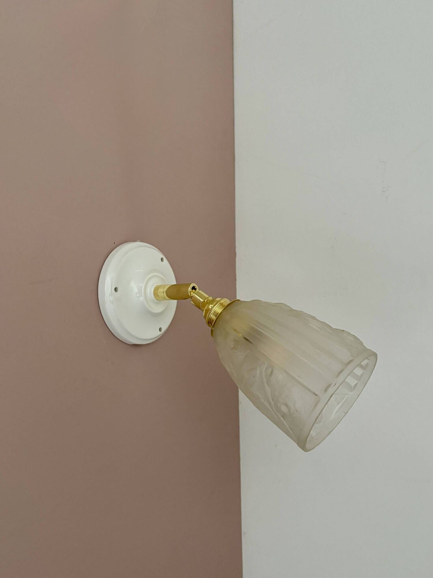 Vintage art deco tulip wall light in frosted glass, rose decorations