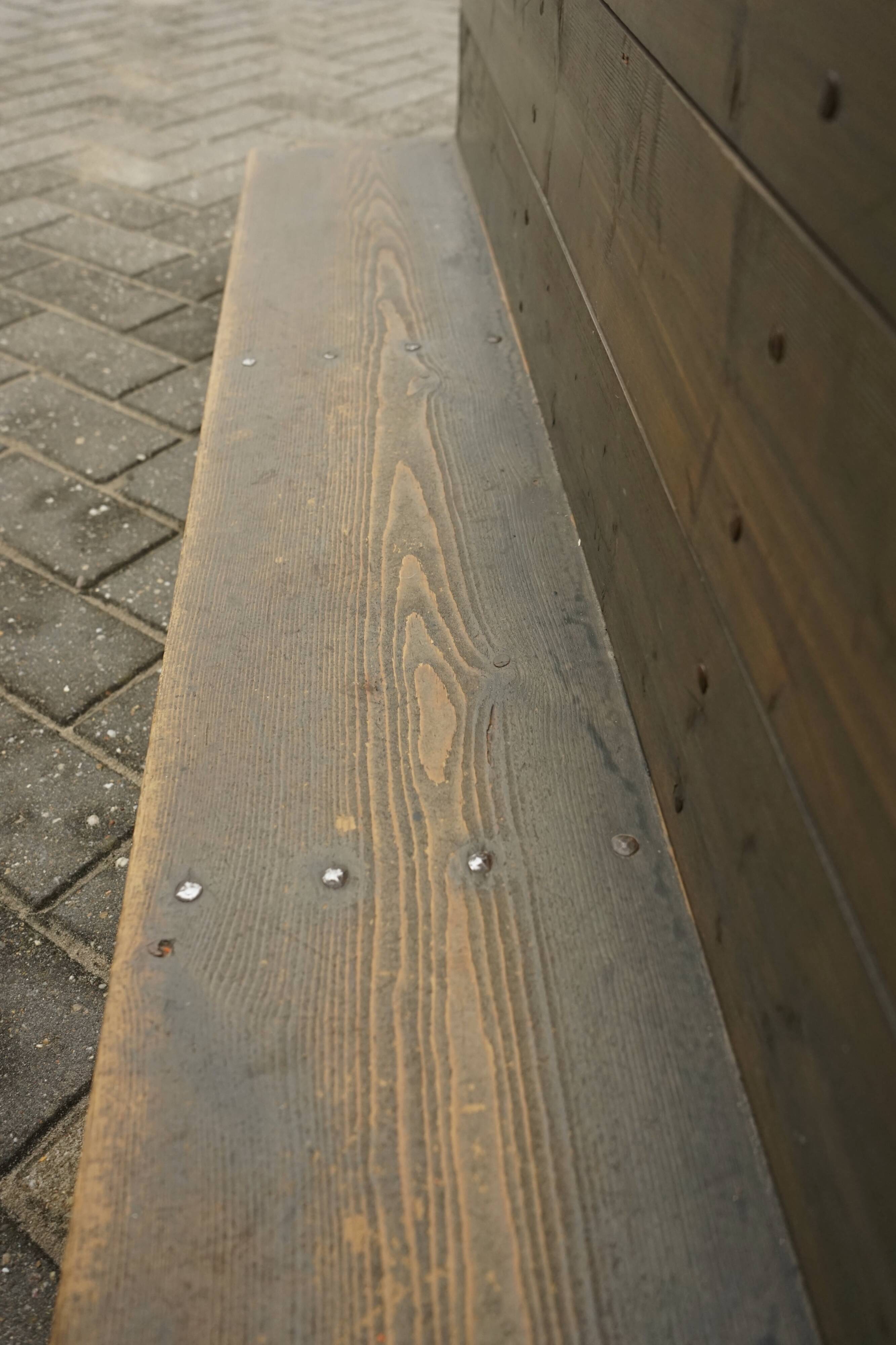 Banc d'École Bossche par Dom Hans van der Laan, 1964