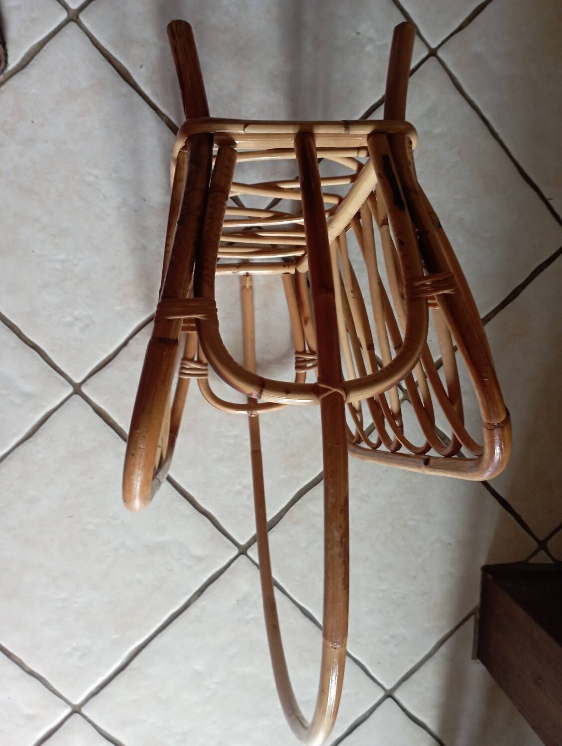 Bamboo magazine rack