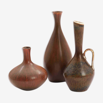 Carl-Harry St-lhane: Three sandstone vases decorated with brownish glaze