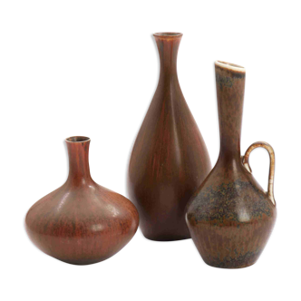 Carl-Harry St-lhane: Three sandstone vases decorated with brownish glaze