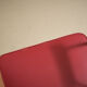 Chaise 'M' en rose foncé par Pierre Guariche pour Meurop