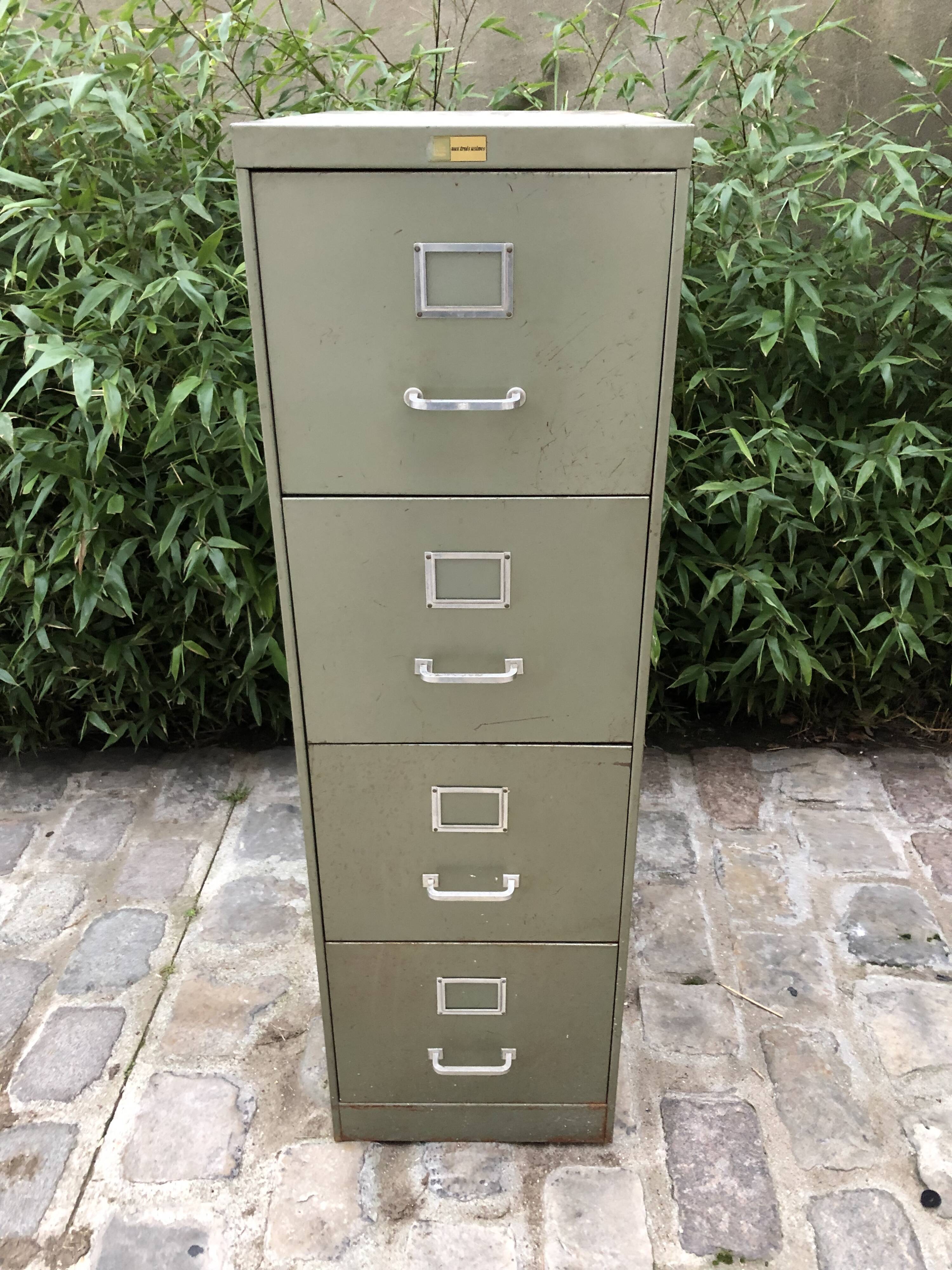 Industrial metal binder with 4 drawers