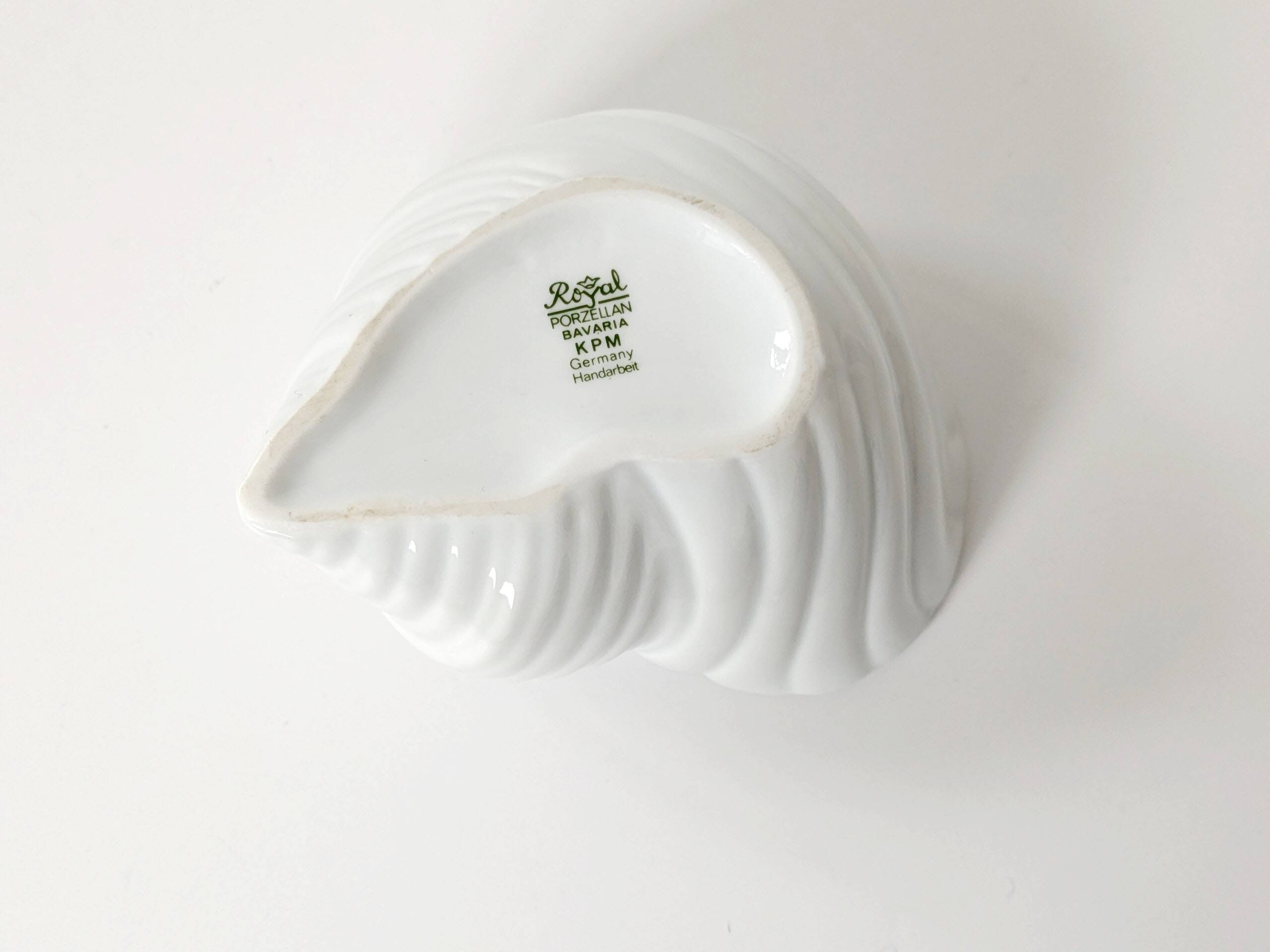 Shell-shaped porcelain catchall, Royal KPM Bavaria from the 1970s.