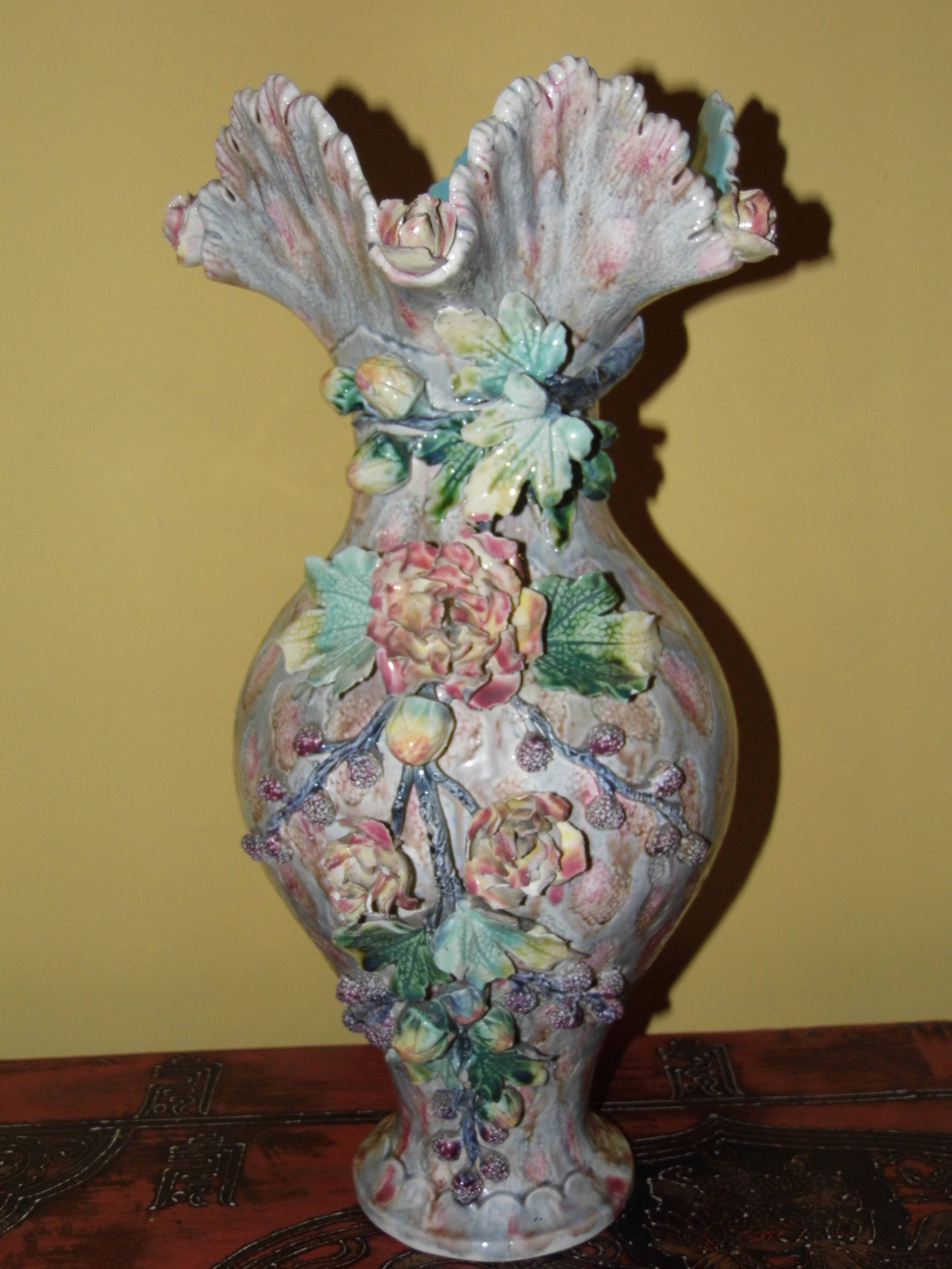 Slip vase, ceramics, late nineteenth century