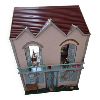 Dollhouse furniture and accessories