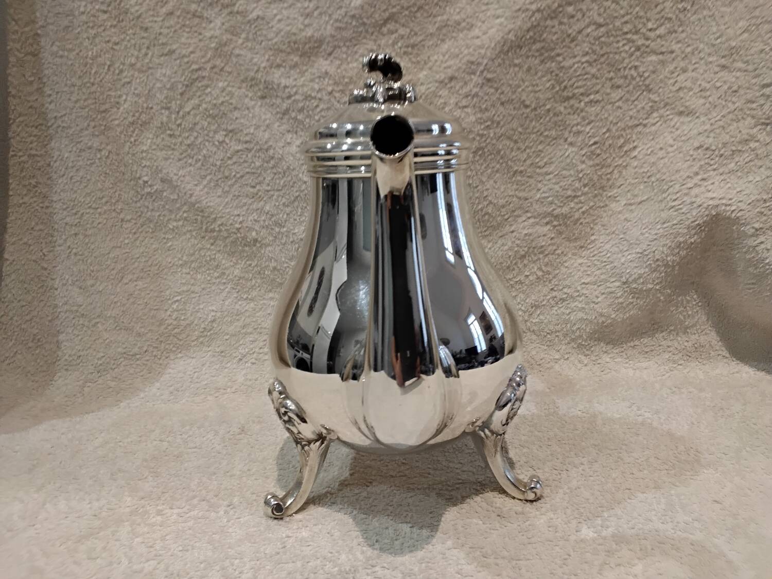 Silver-plated metal teapot by Christofle, Marly rocaille pattern, 1L